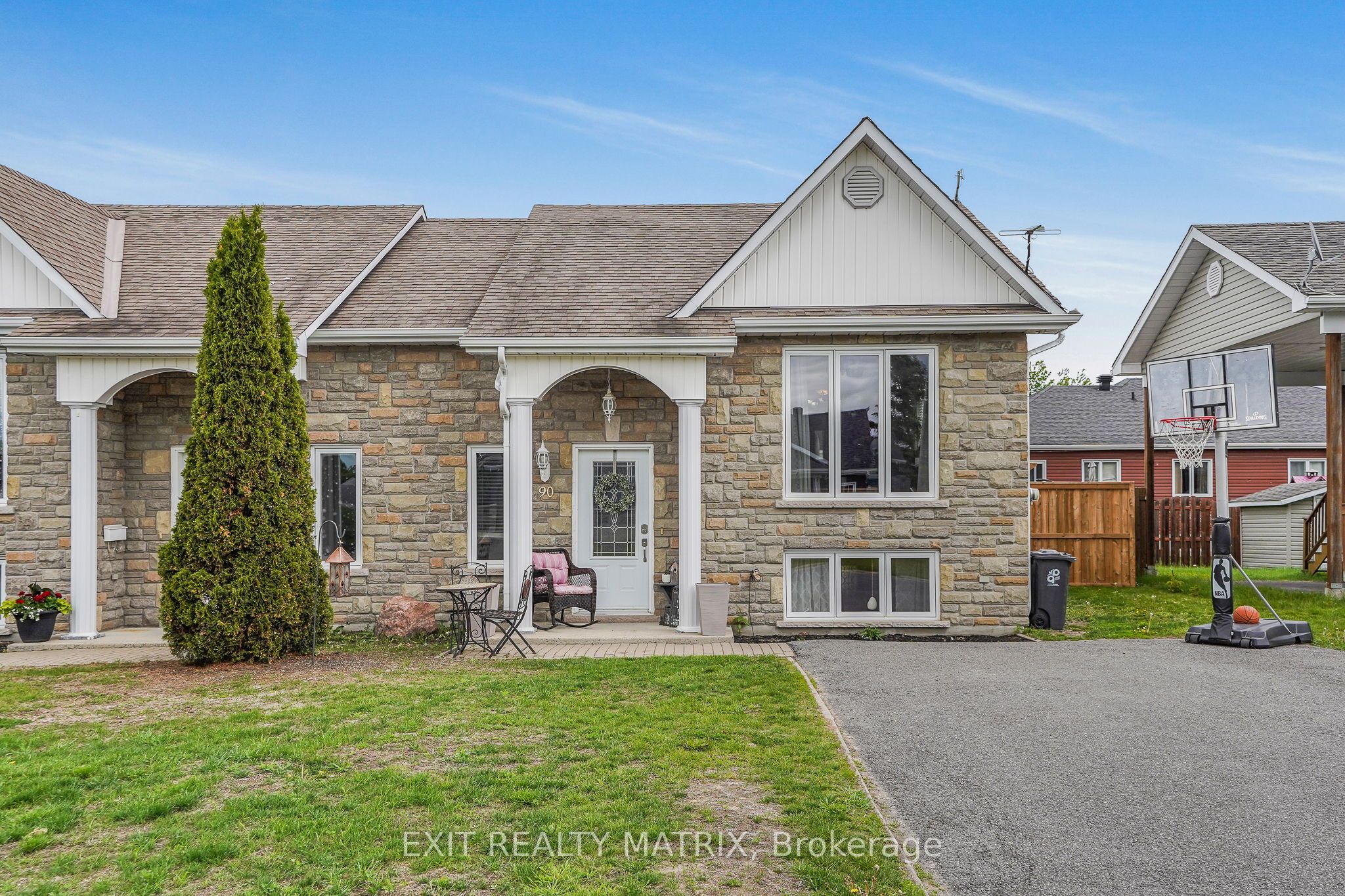 90 Richard Street, Alfred and Plantagenet, ON K0B 1A0 photo 2
