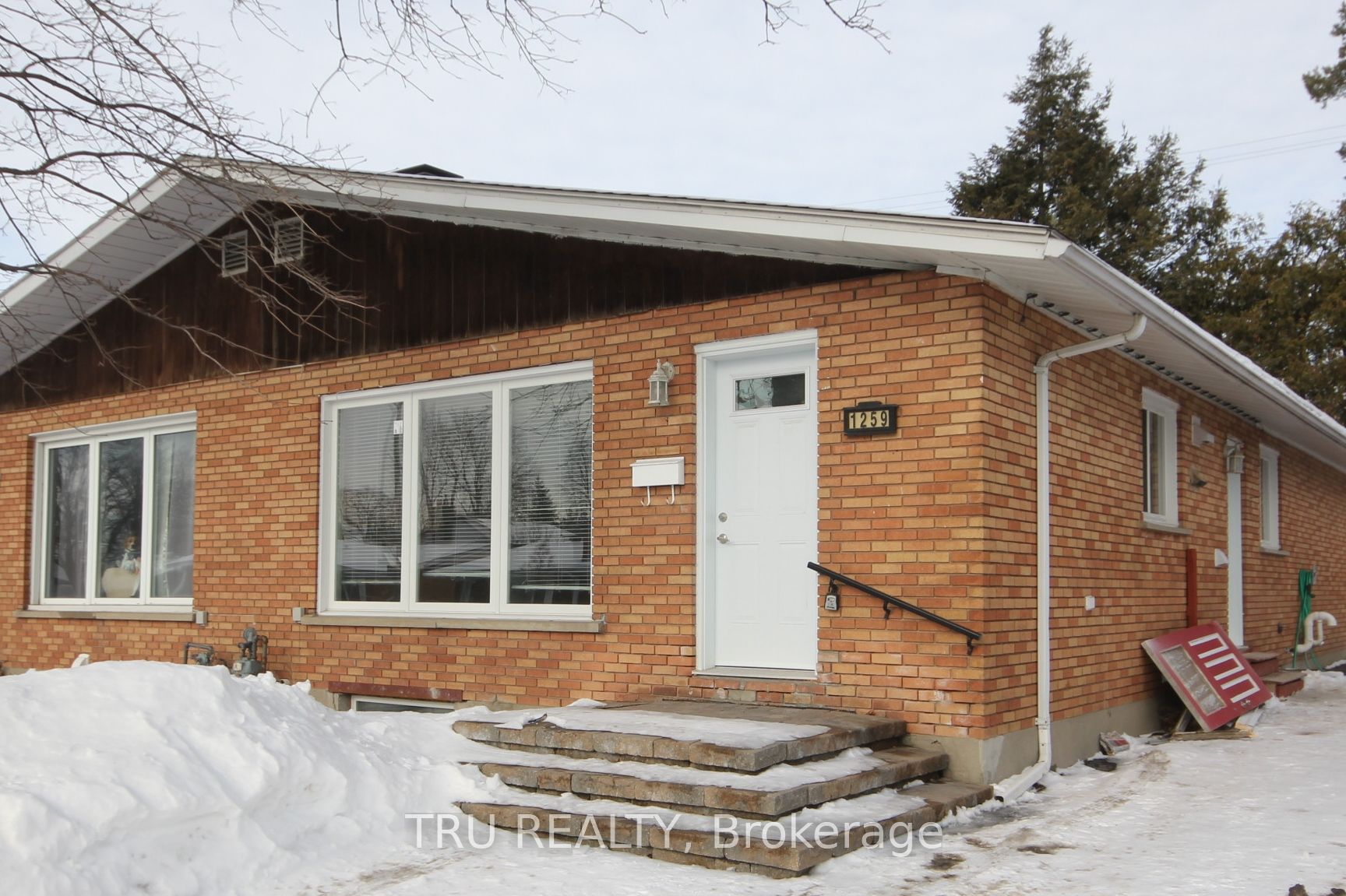 1259 Maitland Avenue A, Belair Park - Copeland Park and Area, ON K2C 2C4 photo 2
