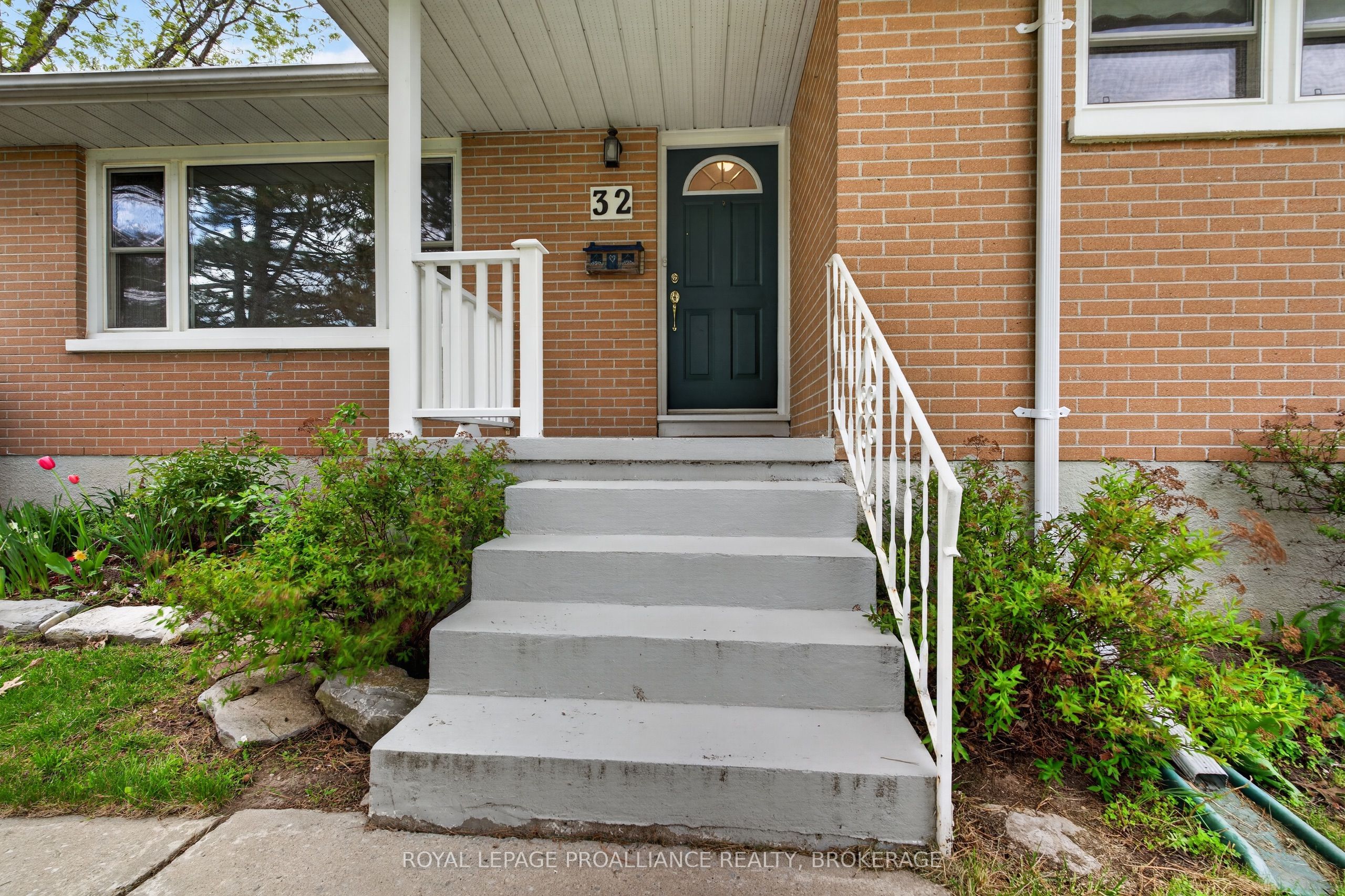 32 Lennox Street, Kingston, ON K7M 4S2 photo 3