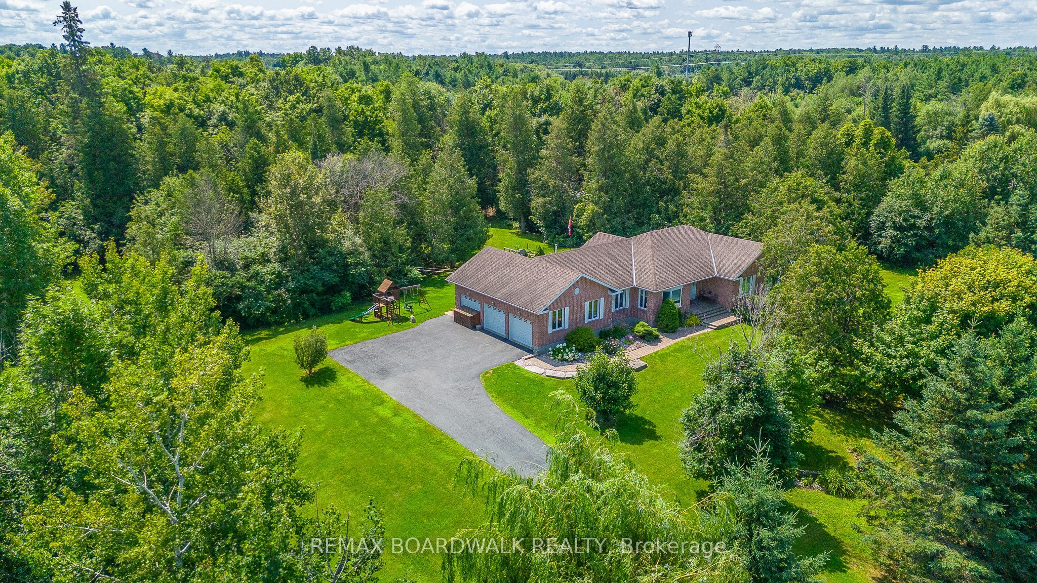 14 Panandrick View Drive, Kanata, ON K2W 1A5 photo 2