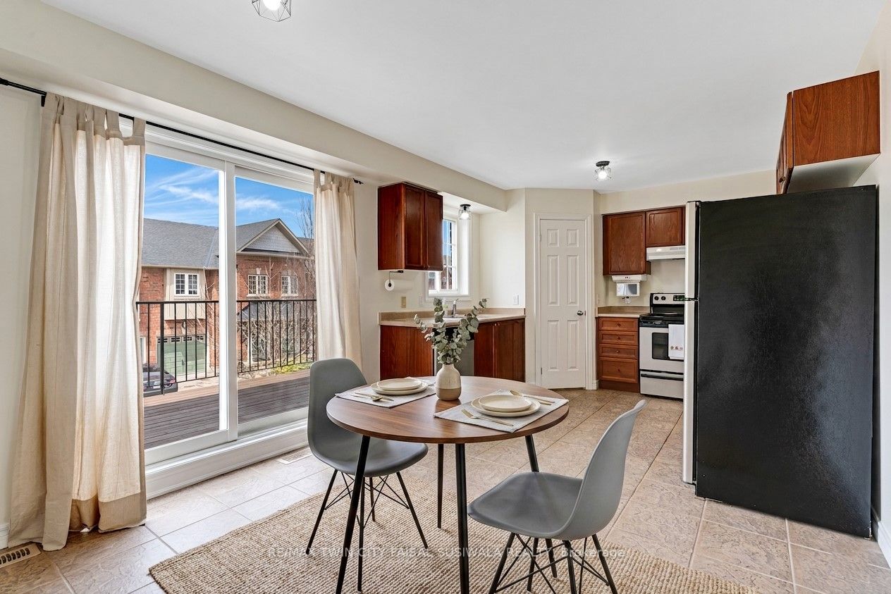 250 Ainslie Street S 14, Cambridge, ON N1R 8P8 photo 4