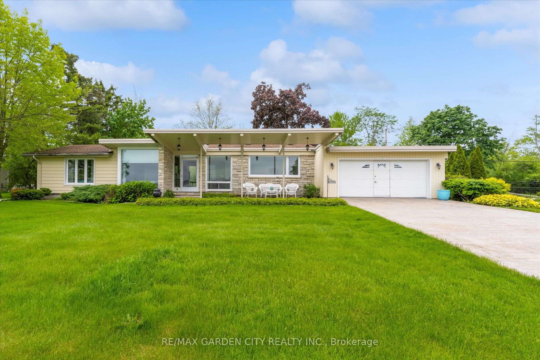 899 Niagara Parkway, Fort Erie, ON L2A 5M4 photo 2
