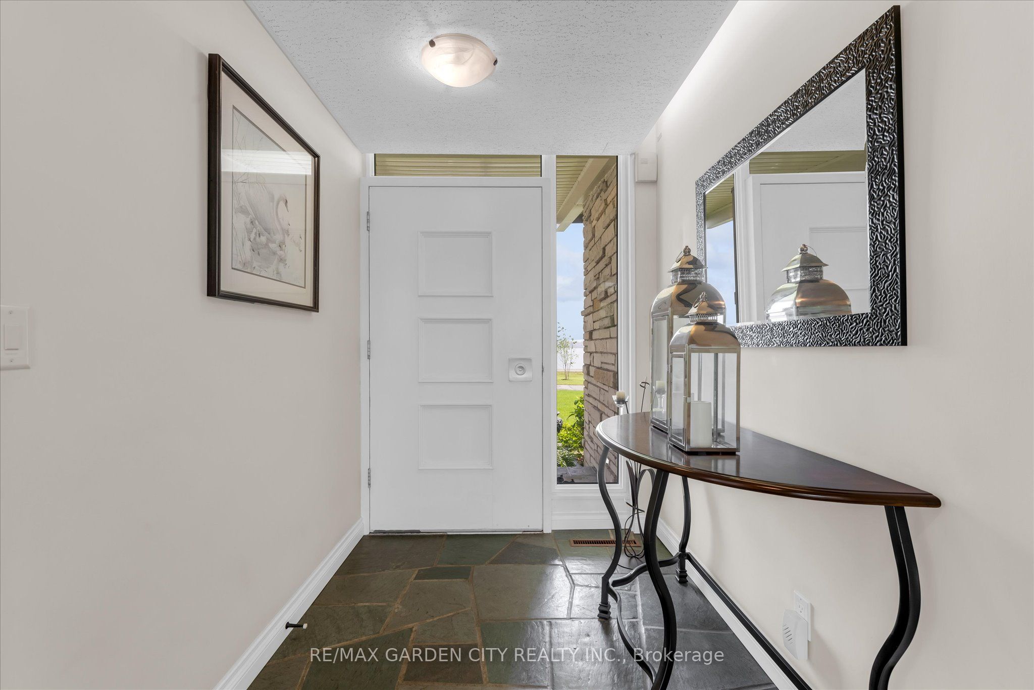 899 Niagara Parkway, Fort Erie, ON L2A 5M4 photo 3