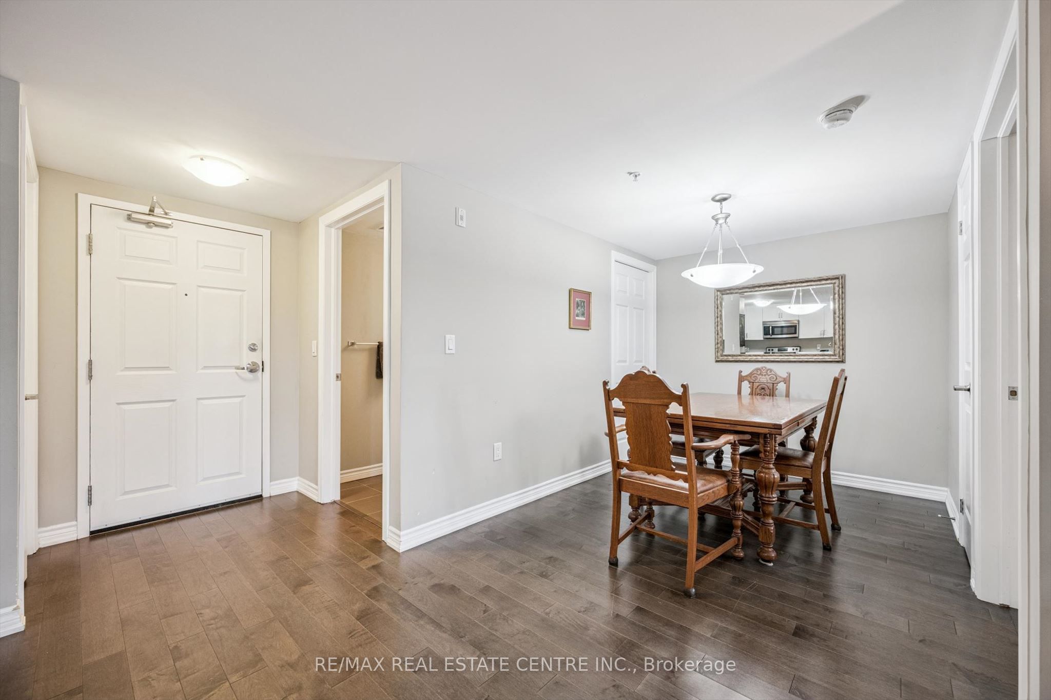 50 Bryan Court 111, Kitchener, ON N2A 4N4 photo 4