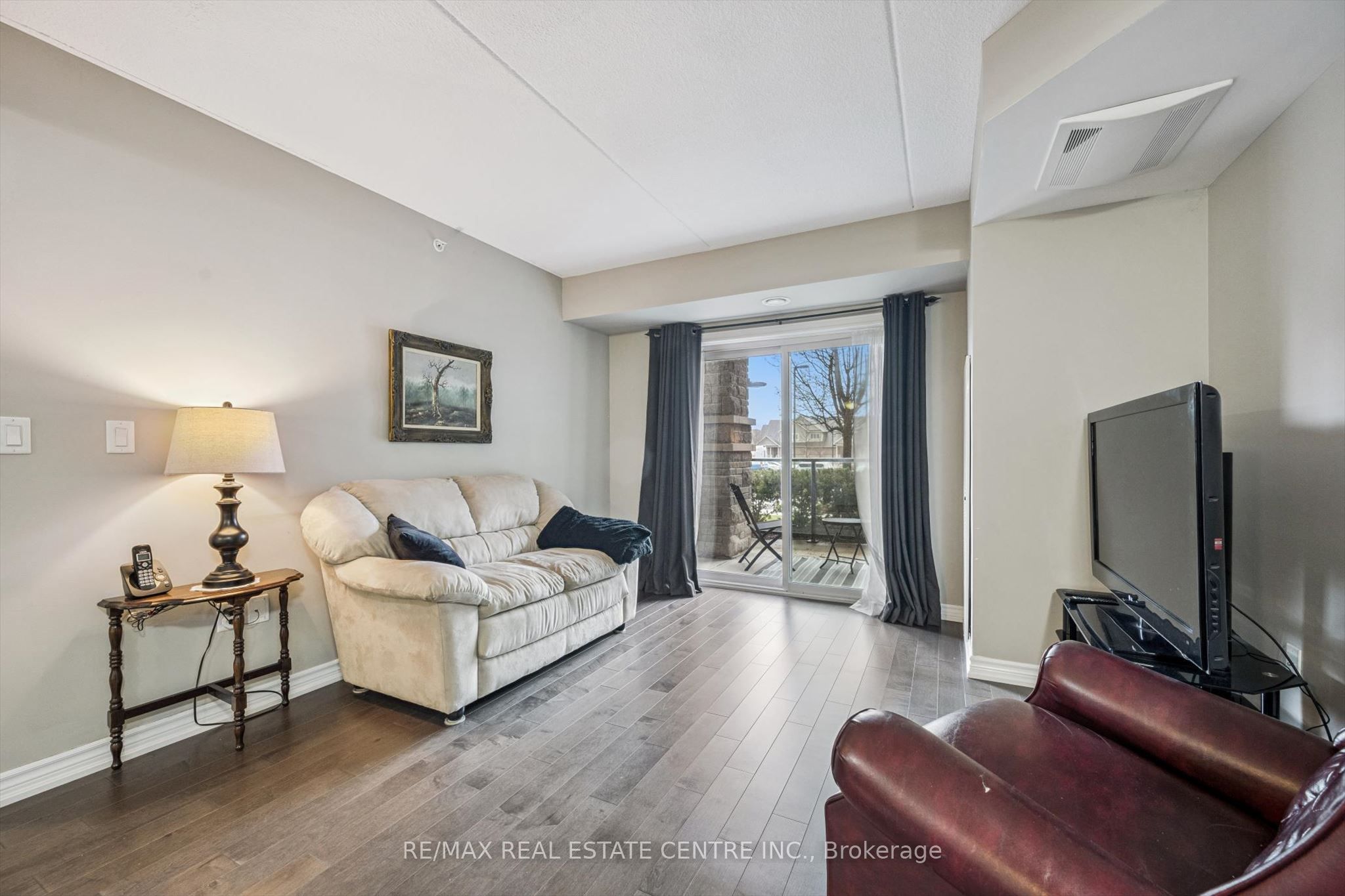 50 Bryan Court 111, Kitchener, ON N2A 4N4 photo 5
