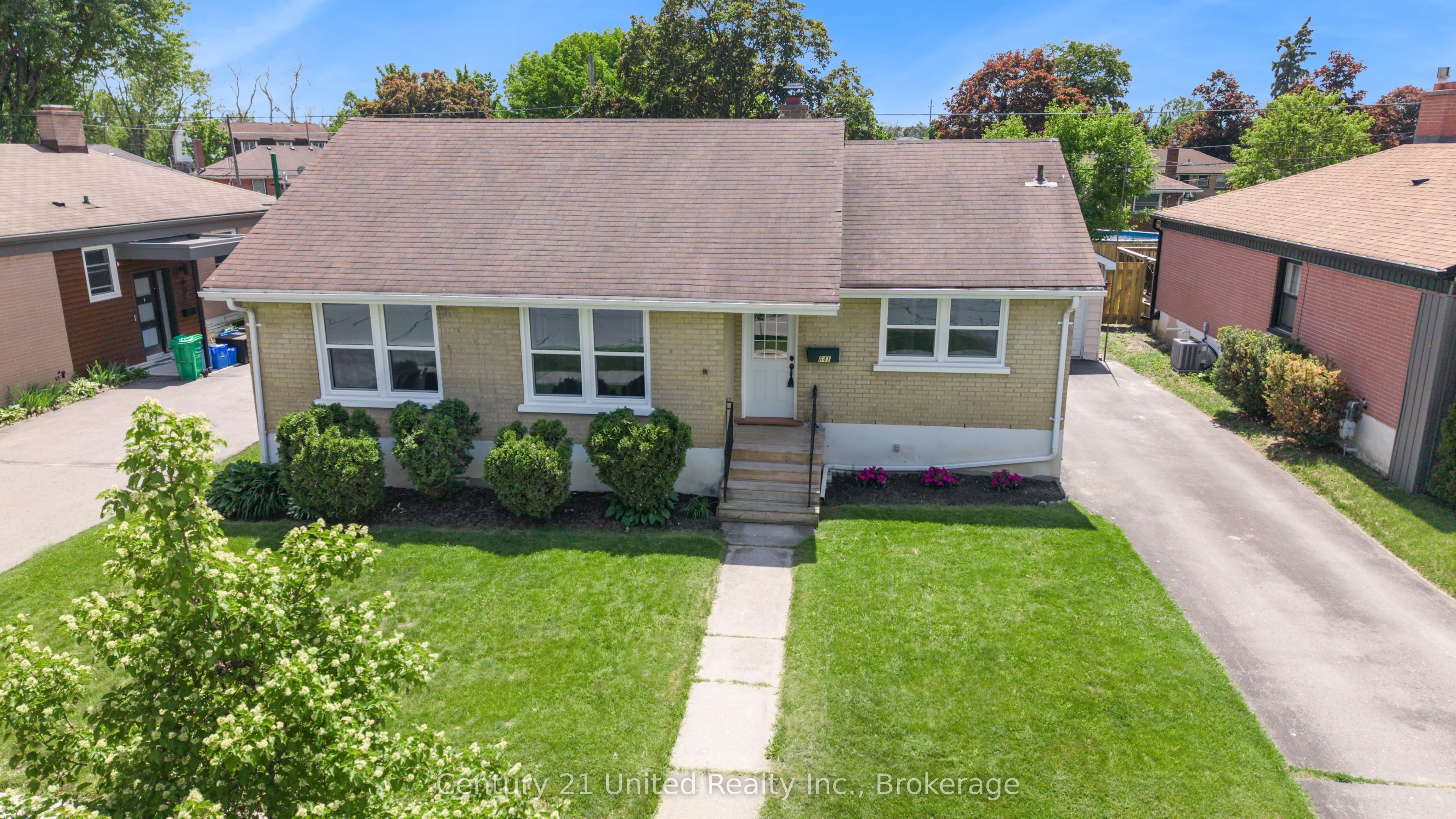 641 Harold Drive, Peterborough, ON K9J 3X9 photo 2