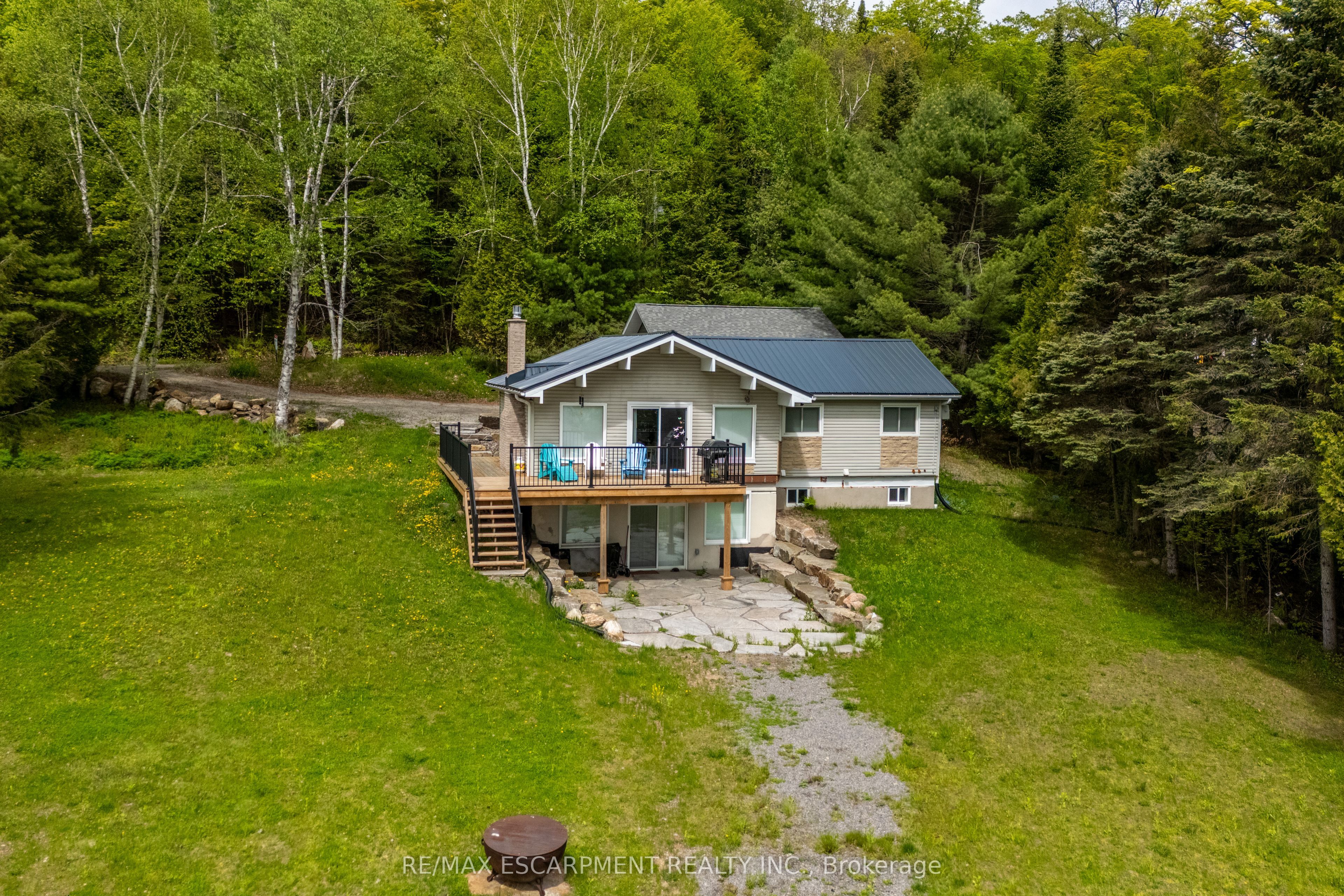 1056 Inawendawin Road, Lake of Bays, ON P0B 1A0 photo 5
