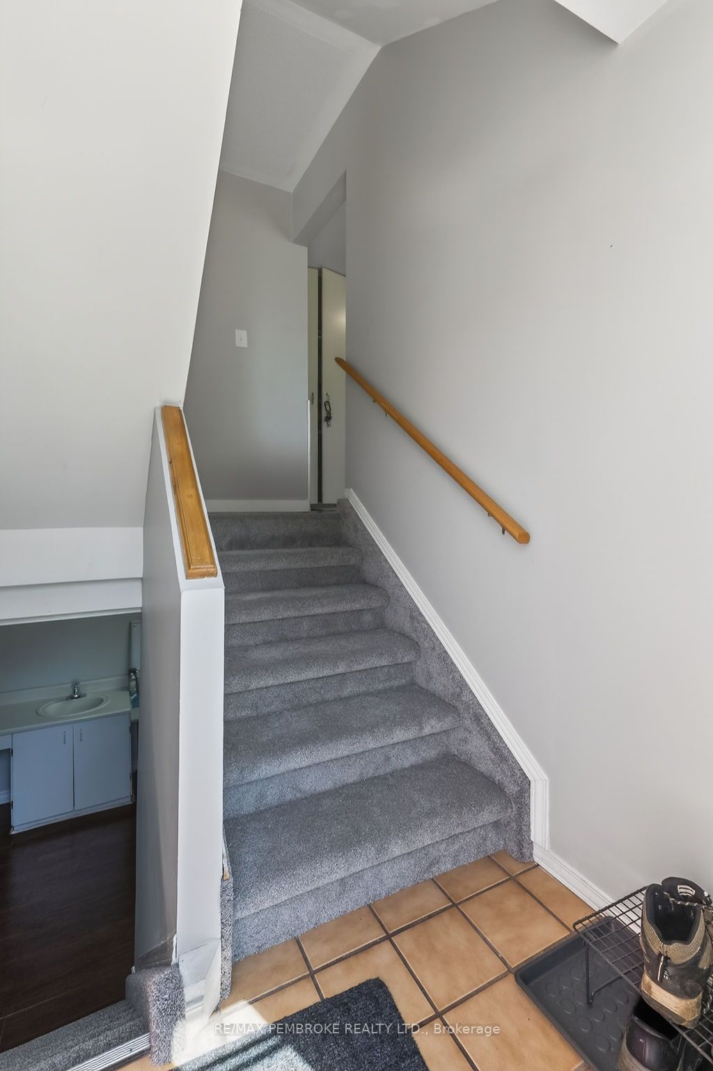 466 Gourley Avenue, Pembroke, ON K8A 8J5 photo 4