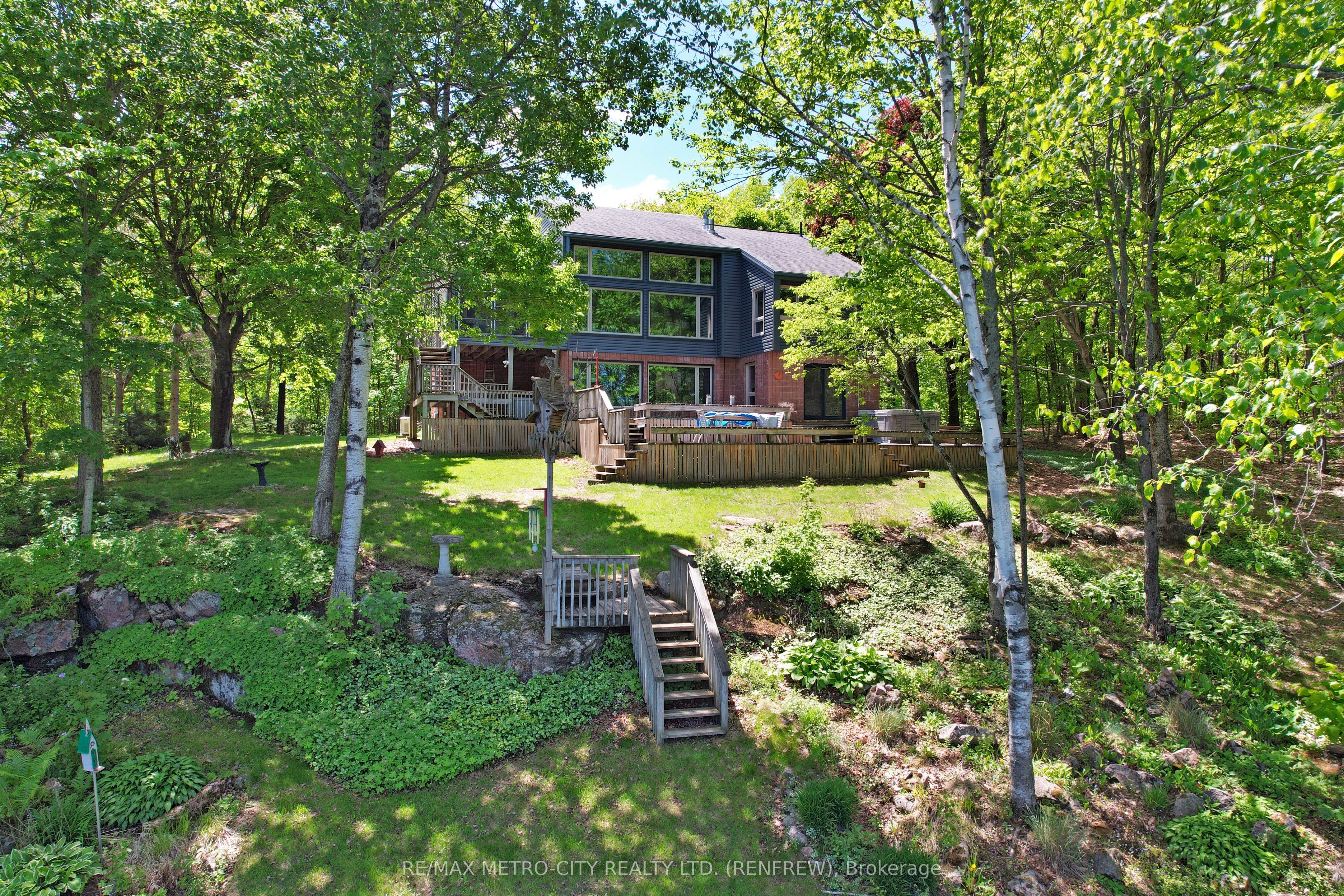 110 Rosebrugh Road, Greater Madawaska, ON K7V 3Z9