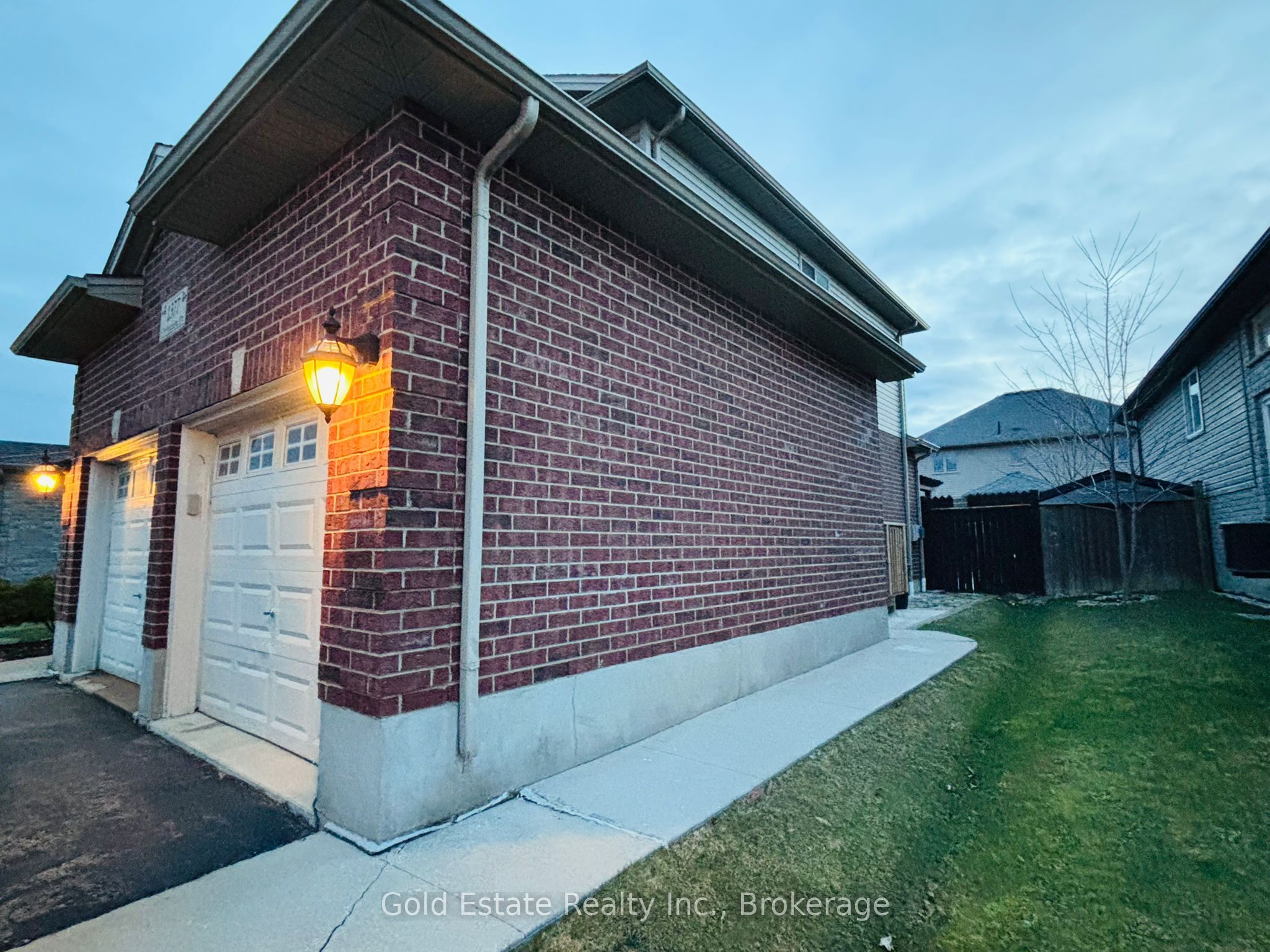 1377 Coronation Drive, London North, ON N6G 0B4 photo 2