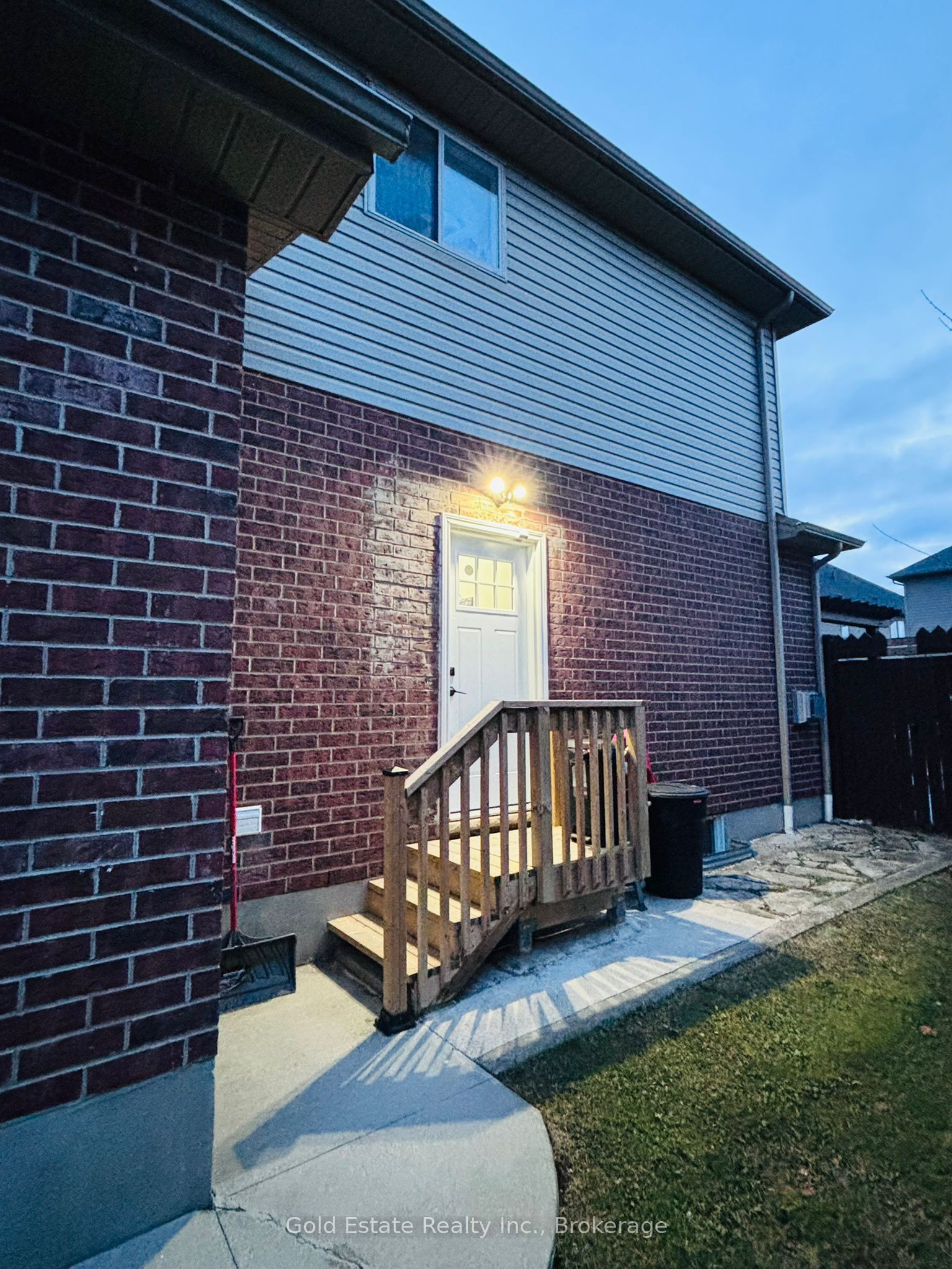 1377 Coronation Drive, London North, ON N6G 0B4 photo 3