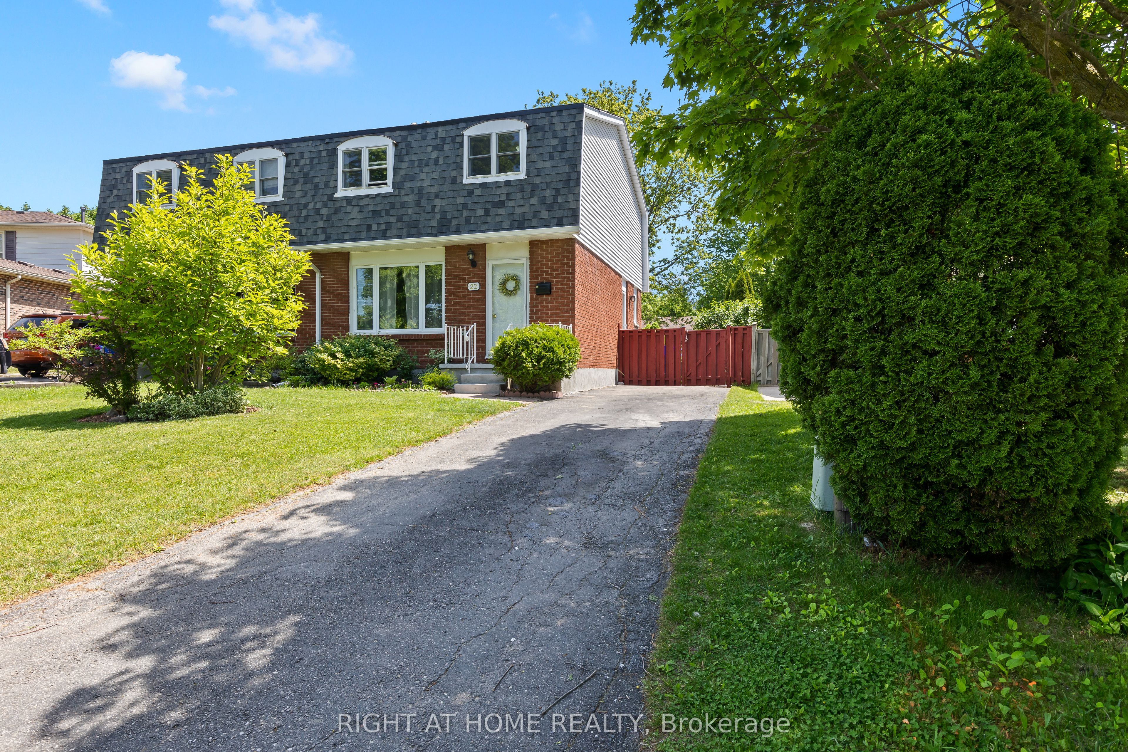 22 Vincent Crescent, London South, ON N6C 5L8