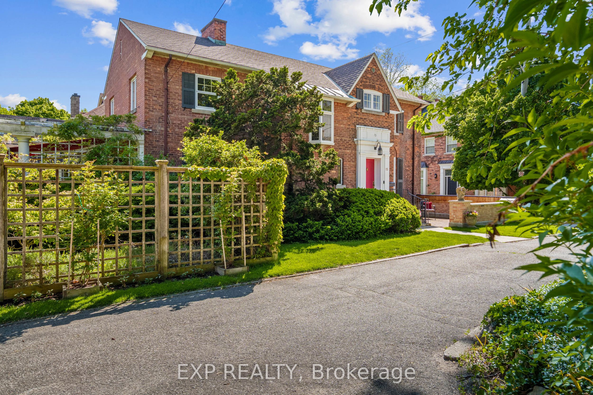 15 Trafalgar Street, St. Catharines, ON L2R 3L9 photo 3
