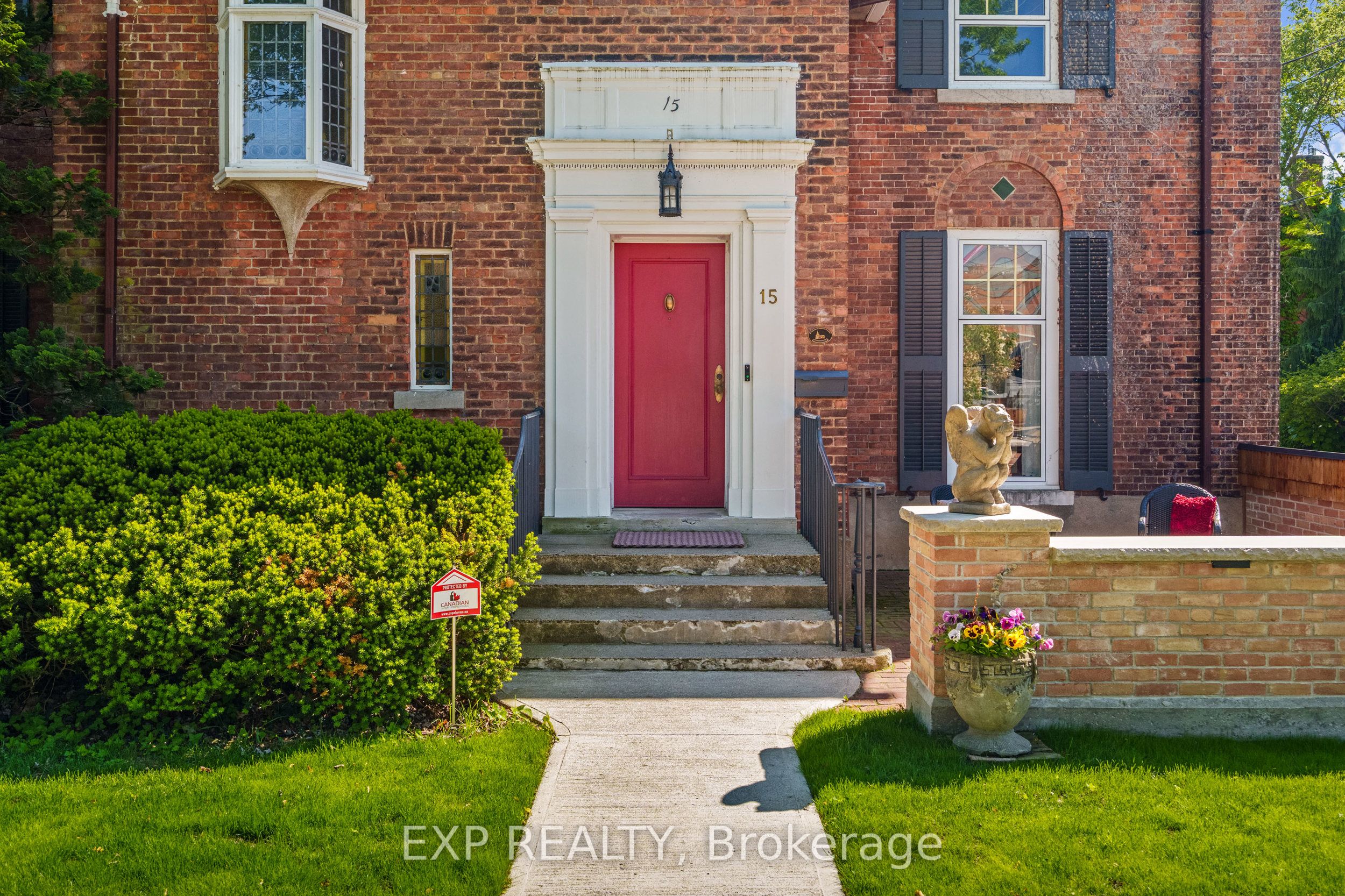 15 Trafalgar Street, St. Catharines, ON L2R 3L9 photo 4