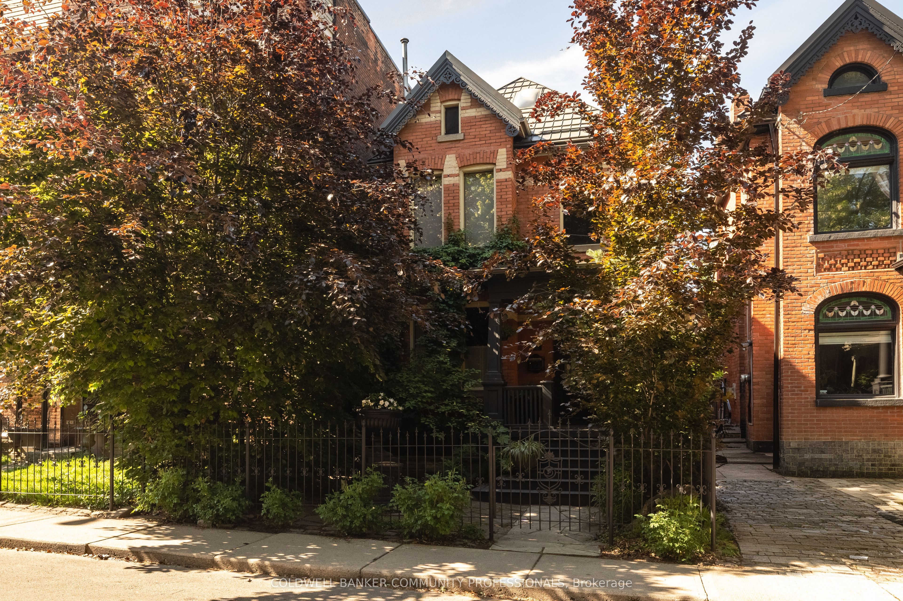 163 Duke Street, Hamilton, ON L8P 1X9 photo 2