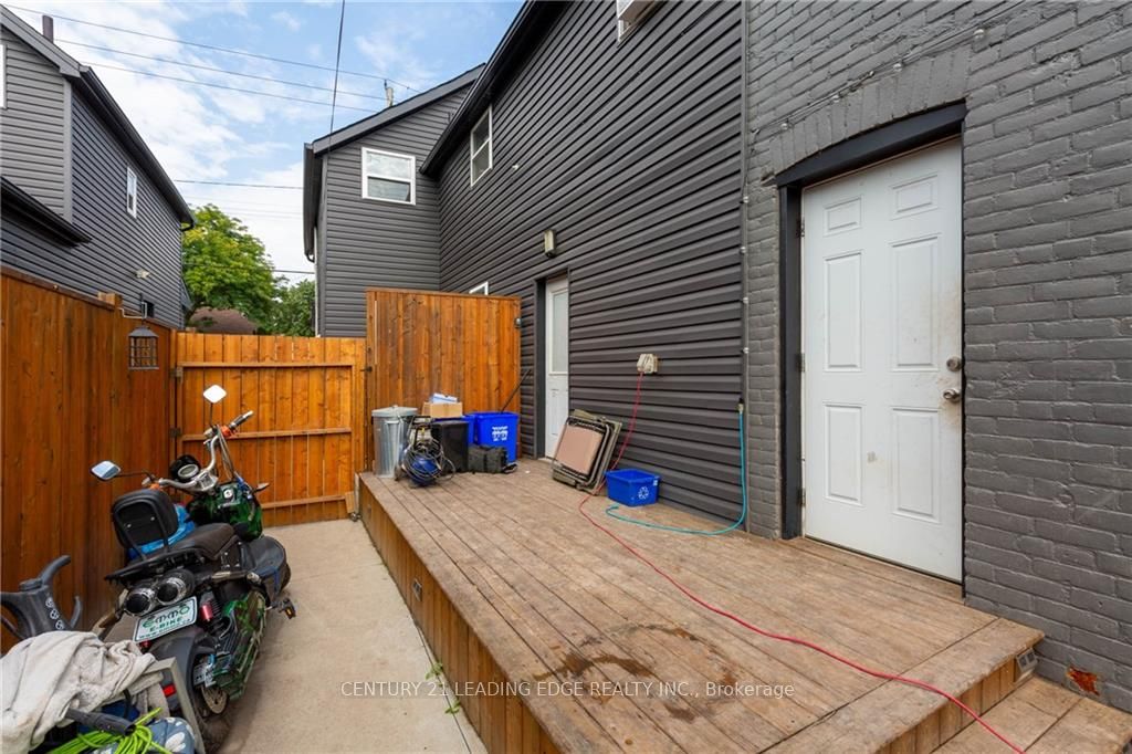 382 Cannon Street E B, Hamilton, ON L8L 2C4 photo 3