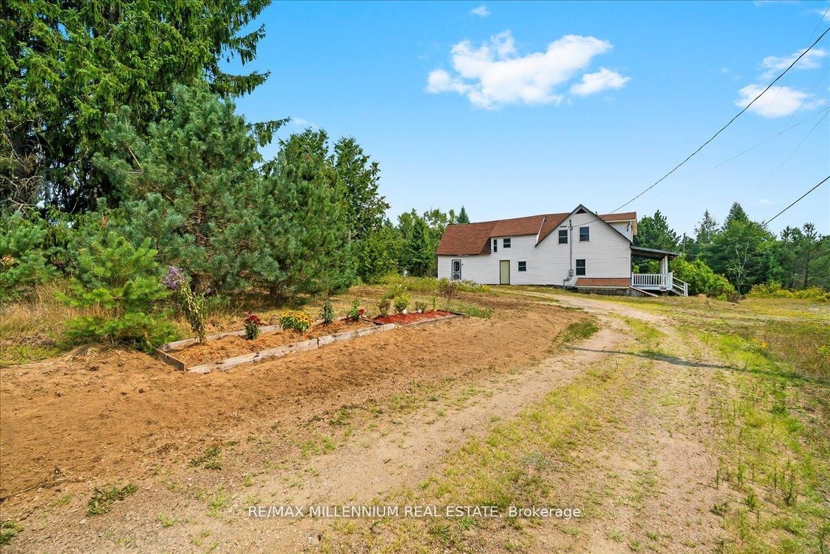 3529 Highway 118 E, Bracebridge, ON P1L 1X1 photo 4