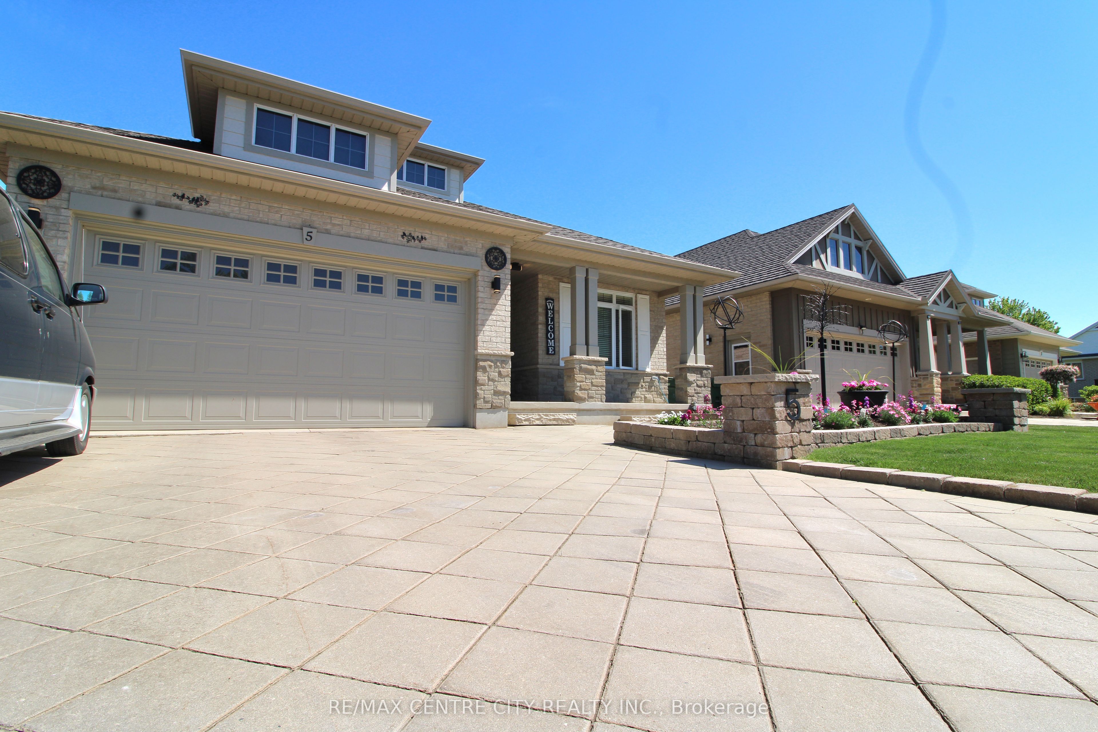 5 Cherry Blossom Lane, St. Thomas, ON N5R 1L2 photo 2