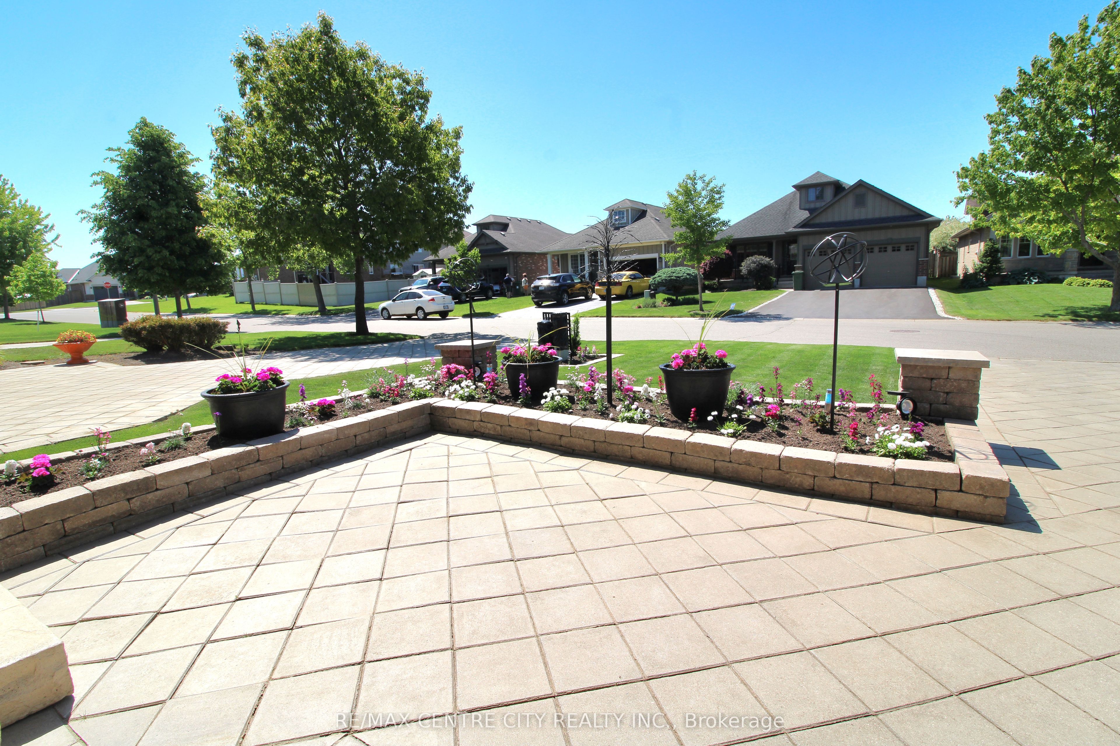 5 Cherry Blossom Lane, St. Thomas, ON N5R 1L2 photo 4