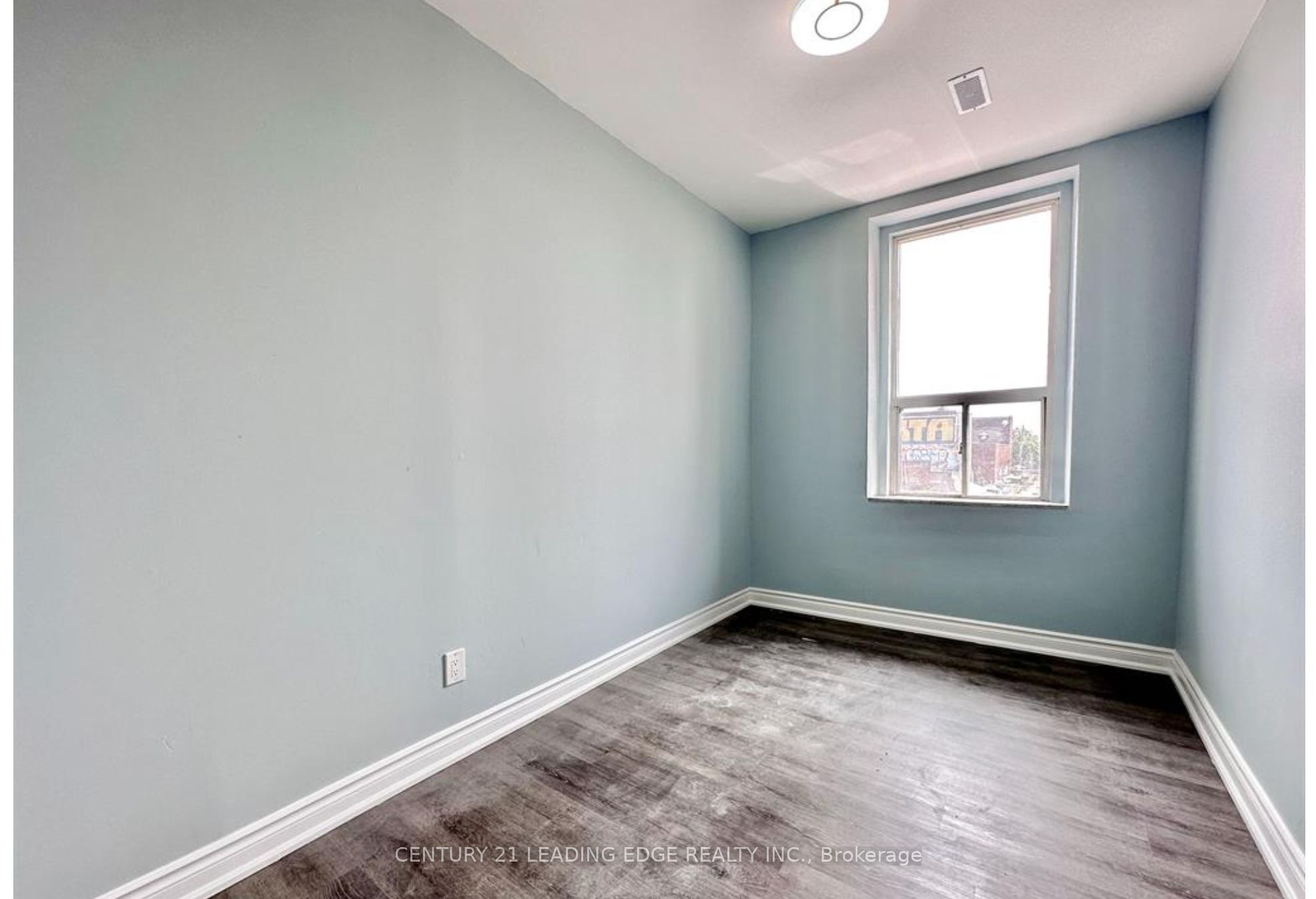 113 James Street N 306, Hamilton, ON L8R 2K6 photo 3