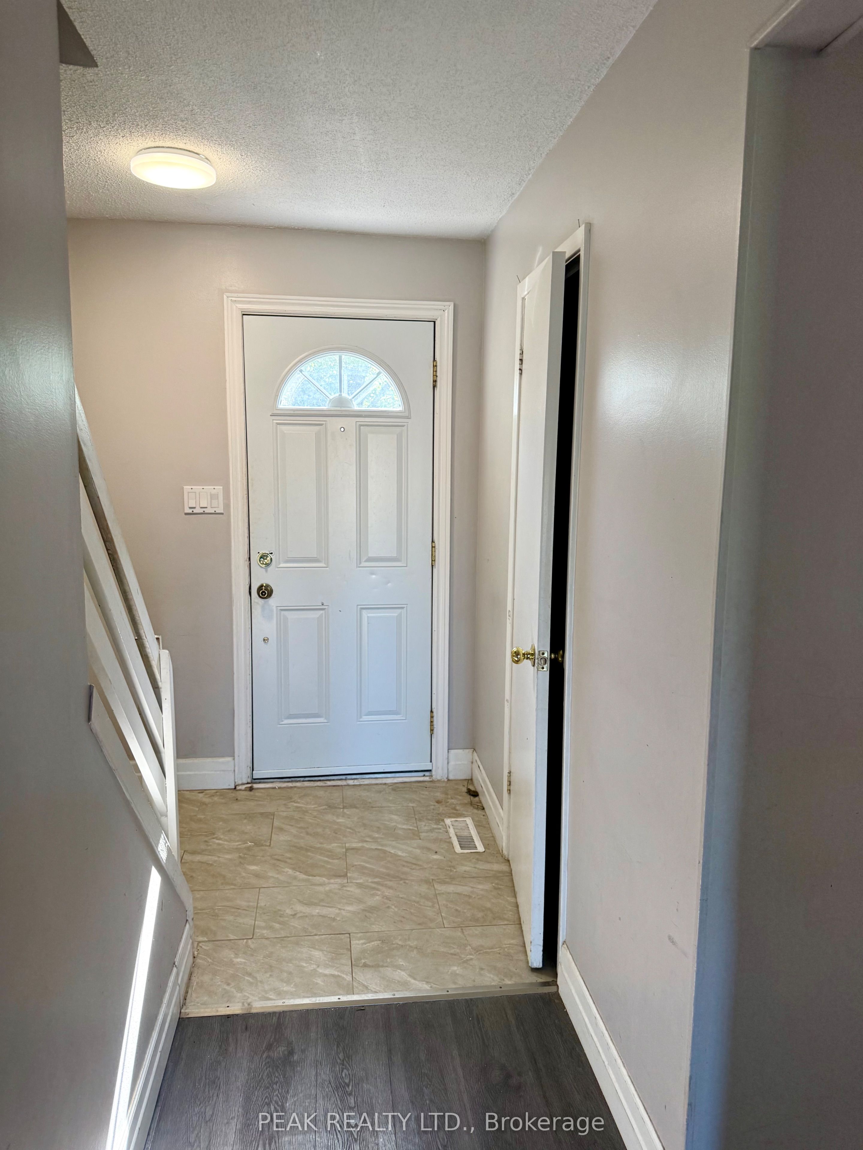 25 Upper Canada Drive 30, Kitchener, ON N2P 1G2 photo 2