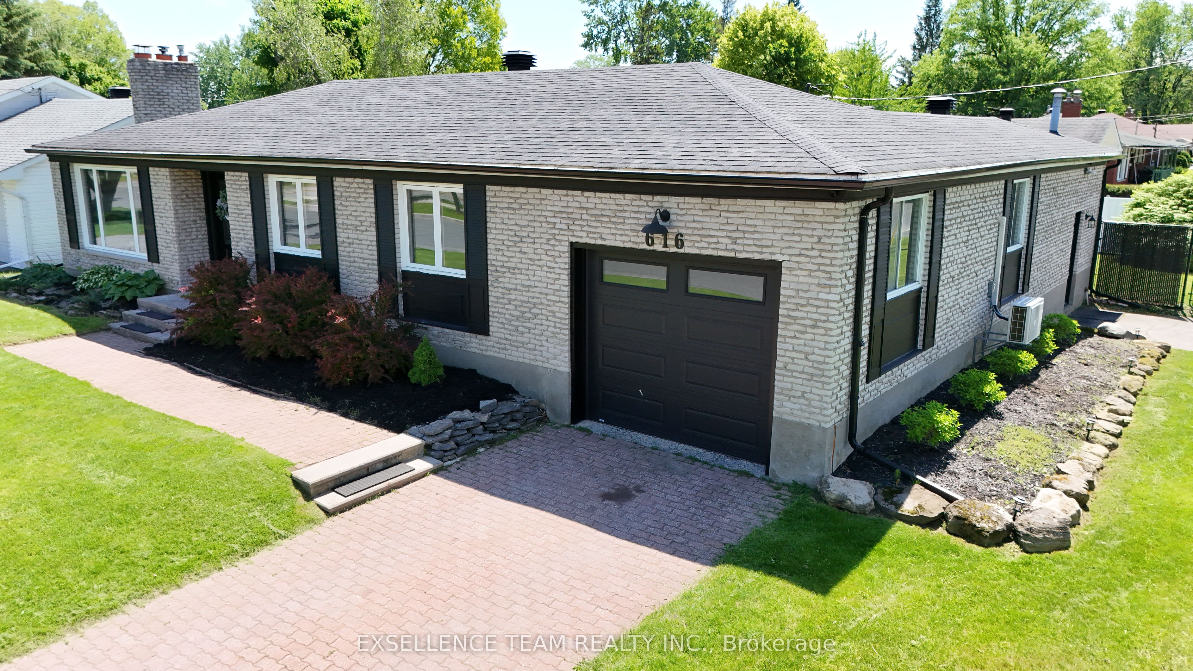 616 Surgenor Street W, Cornwall, ON K6J 2H4 photo 2