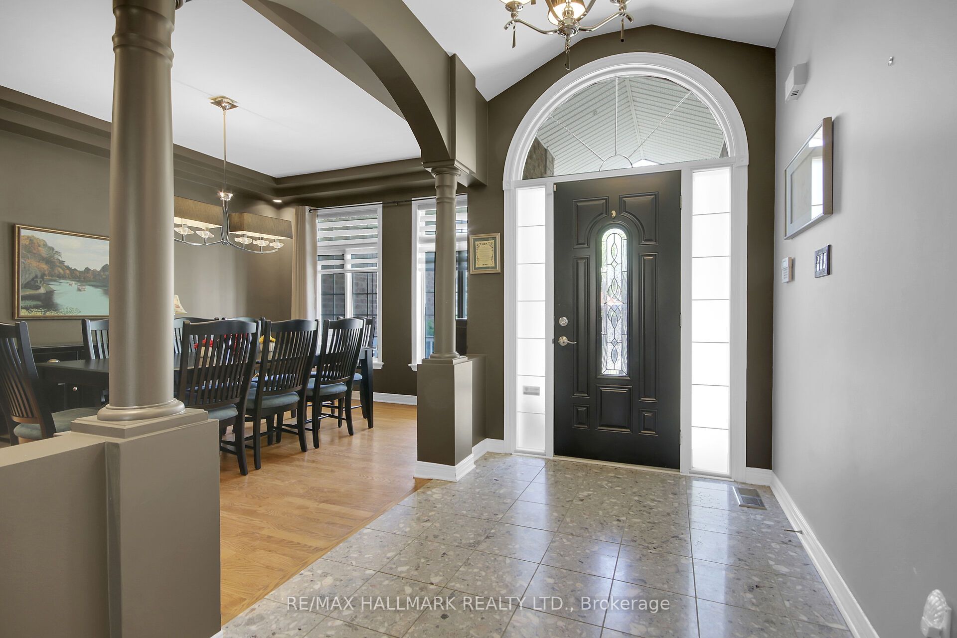 5 Dolomite Street, Stittsville - Munster - Richmond, ON K2S 1Y8 photo 2