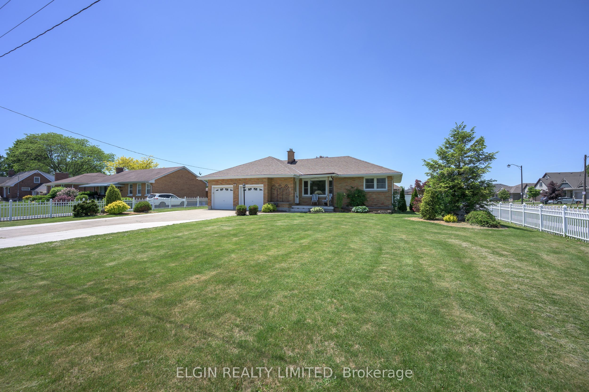 2 Lyndale Avenue, Central Elgin, ON N5R 1C4 photo 4