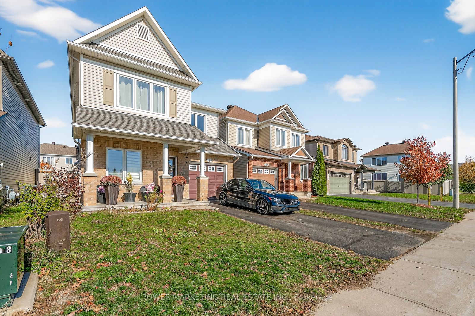657 Clearbrook Drive N, Barrhaven, ON K2J 5S1 photo 2