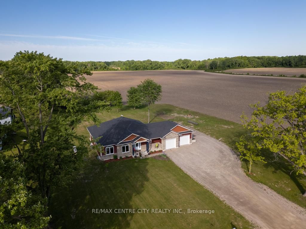 22273 Pratt Siding Road, Southwest Middlesex, ON N0L 1M0 photo 3