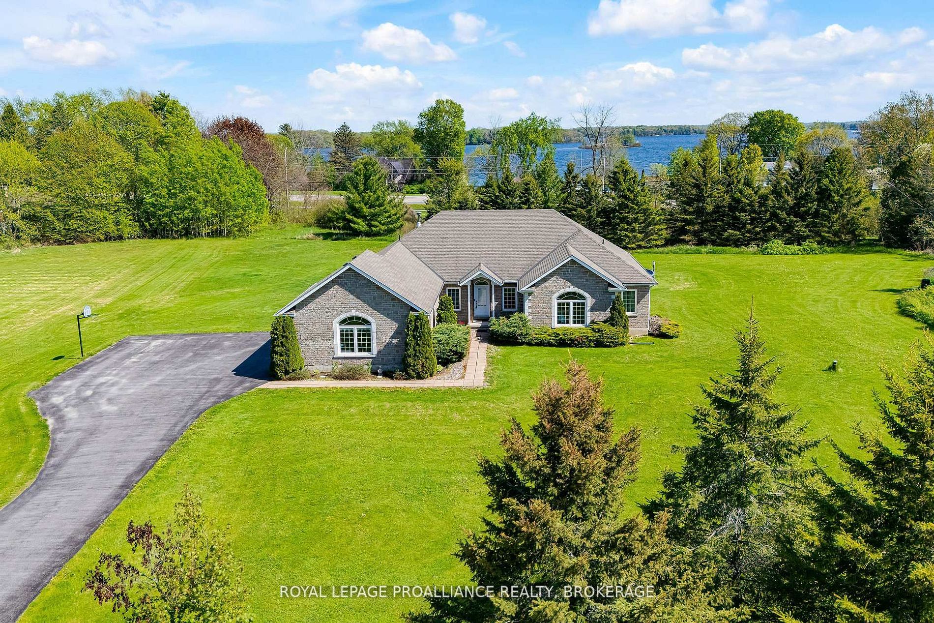 61 Conner Drive, Gananoque, ON K7G 2V4 photo 2