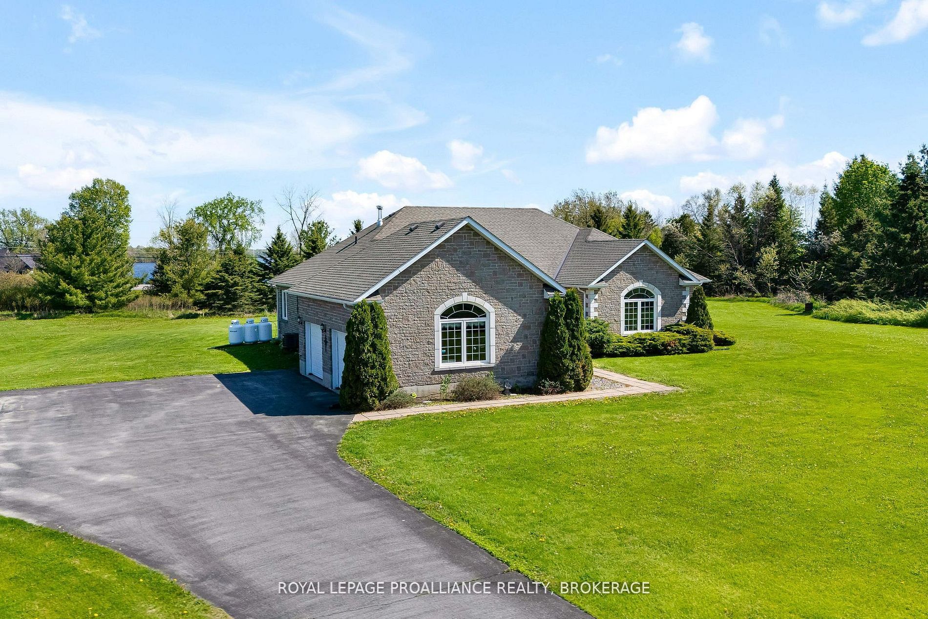 61 Conner Drive, Gananoque, ON K7G 2V4 photo 3