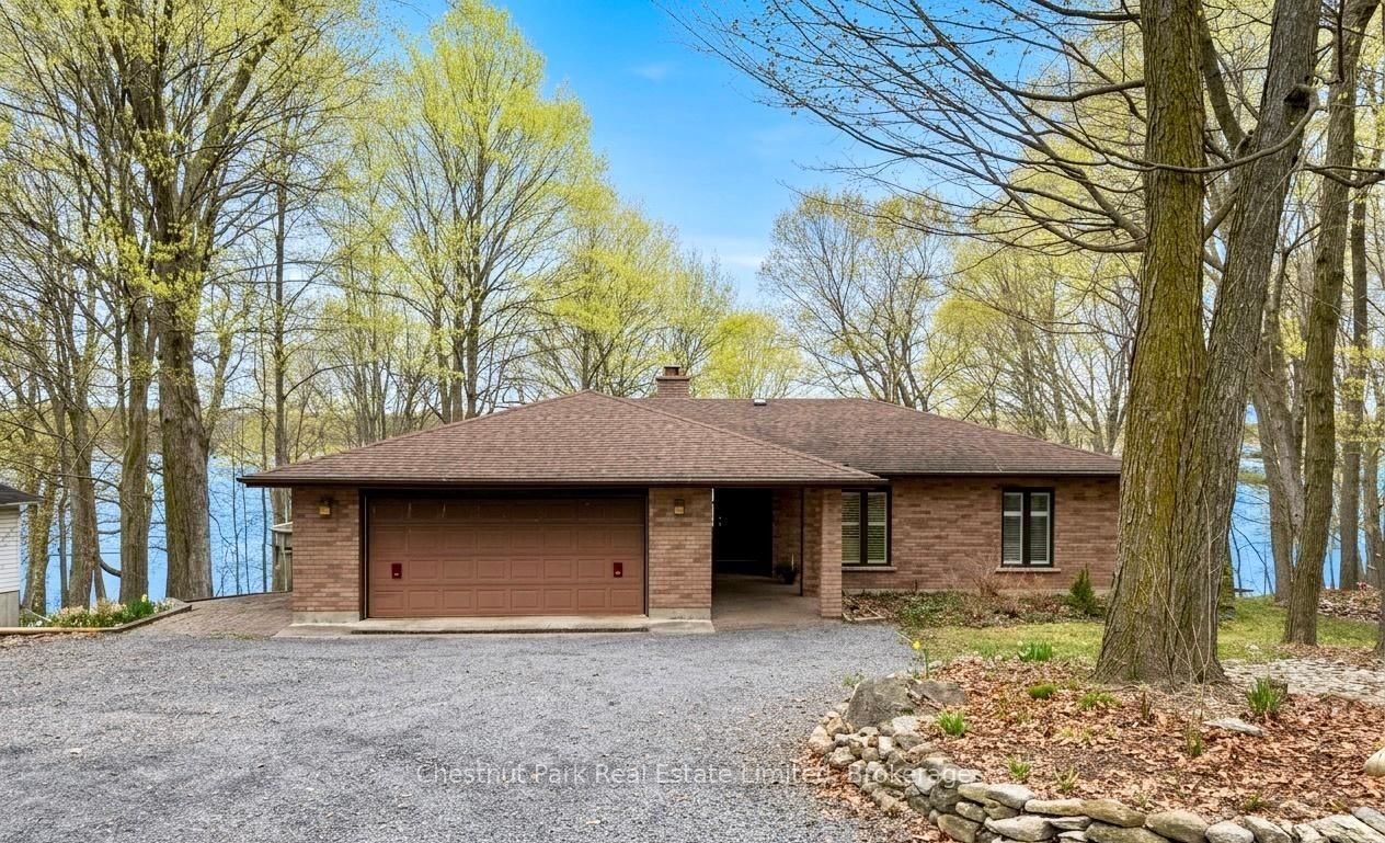 12154 Loyalist Parkway, Prince Edward County, ON K0K 2T0