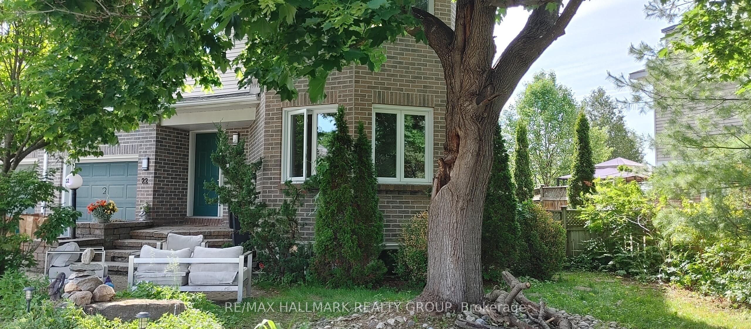 22 Terrace Drive, Bells Corners and South to Fallowfield, ON K2H 9N2