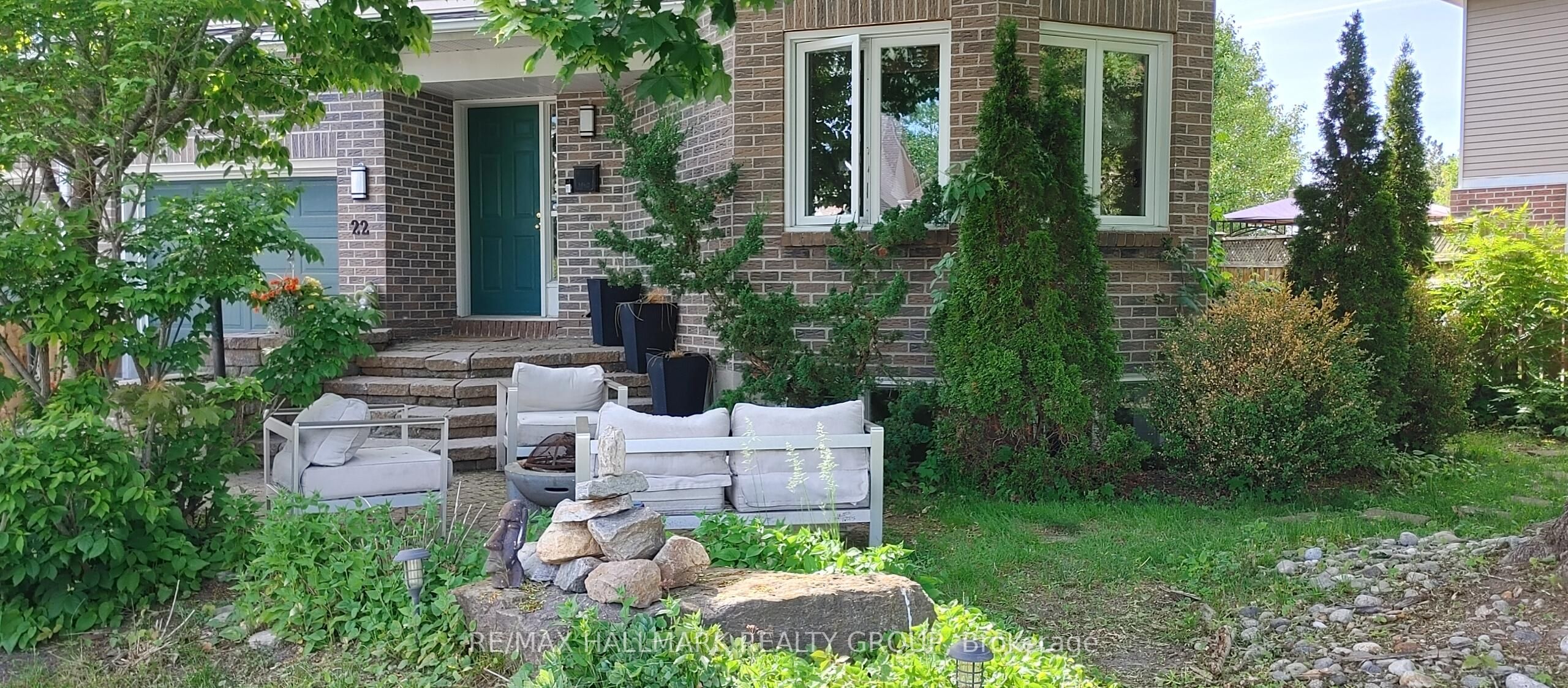 22 Terrace Drive, Bells Corners and South to Fallowfield, ON K2H 9N2 photo 2