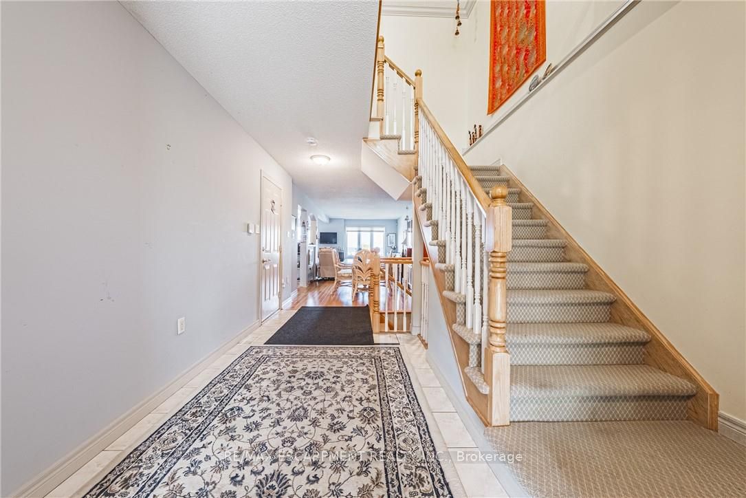 85 EDGEWATER Drive 6, Hamilton, ON L8E 4Z2 photo 3