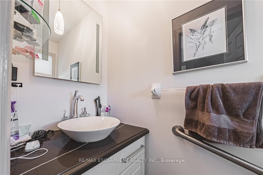 85 EDGEWATER Drive 6, Hamilton, ON L8E 4Z2 photo 5
