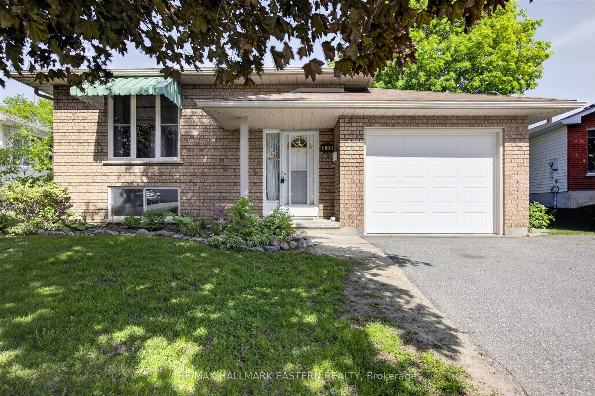 890 Chapel Road, Peterborough, ON K9H 7M3