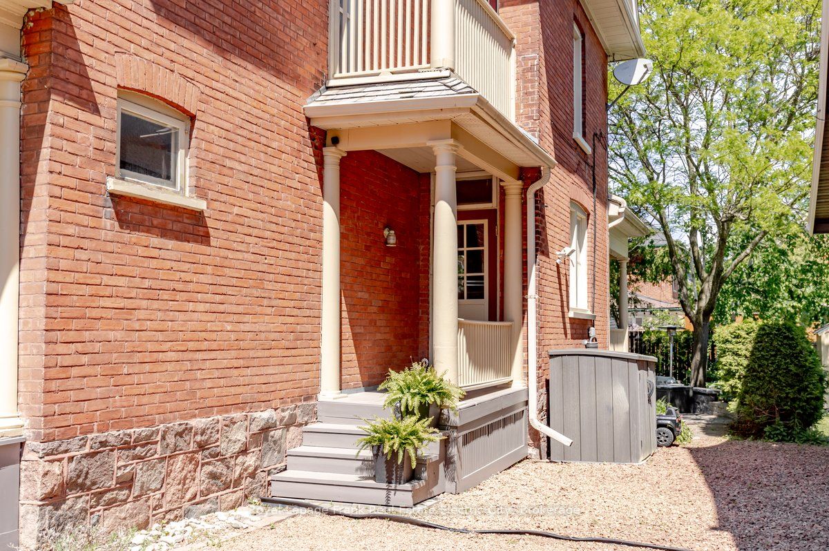 300 Maitland Avenue, Peterborough, ON K9J 5G7 photo 5