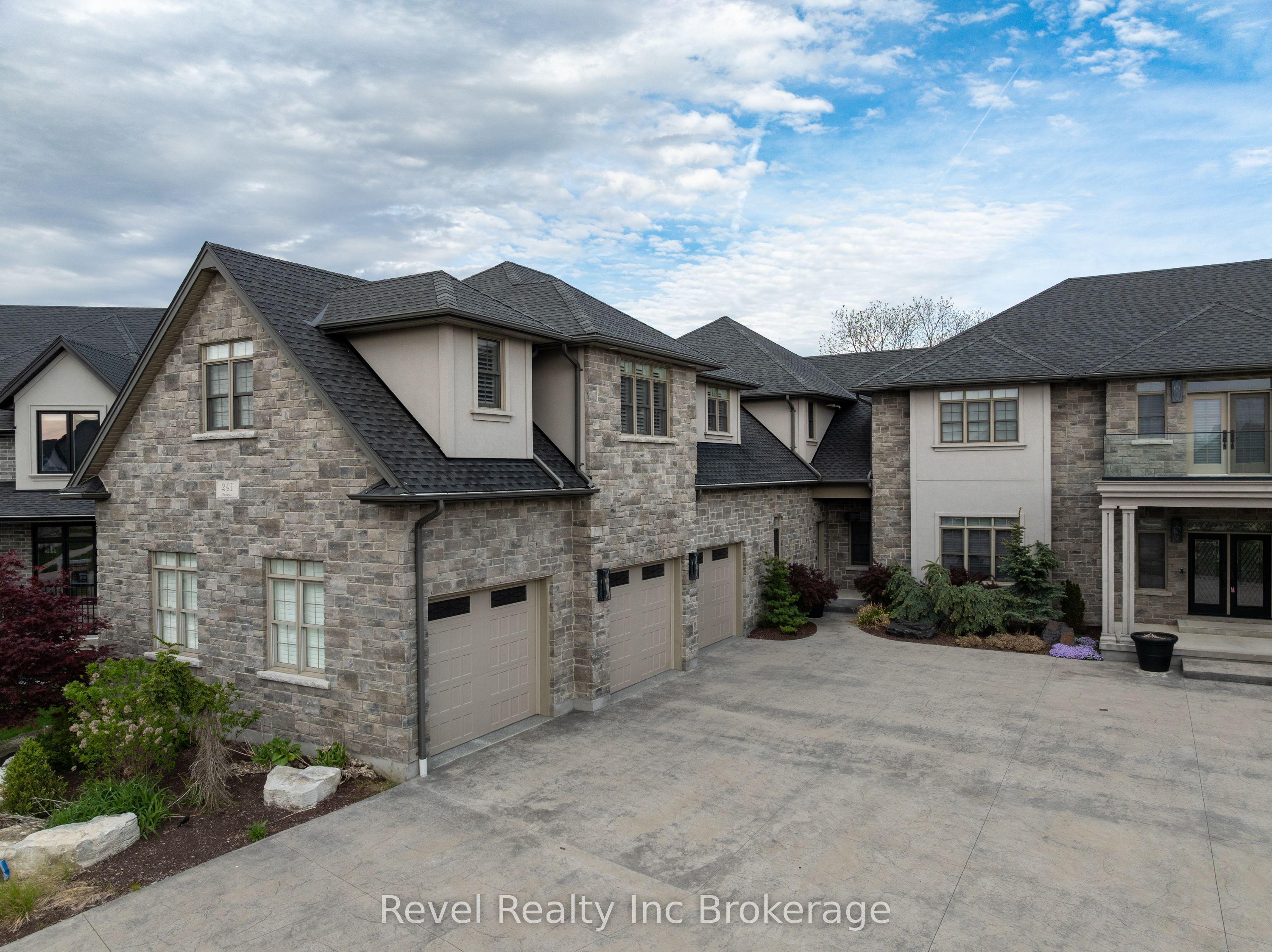 241 Tamarack Boulevard, Woodstock, ON N4S 0E4 photo 5