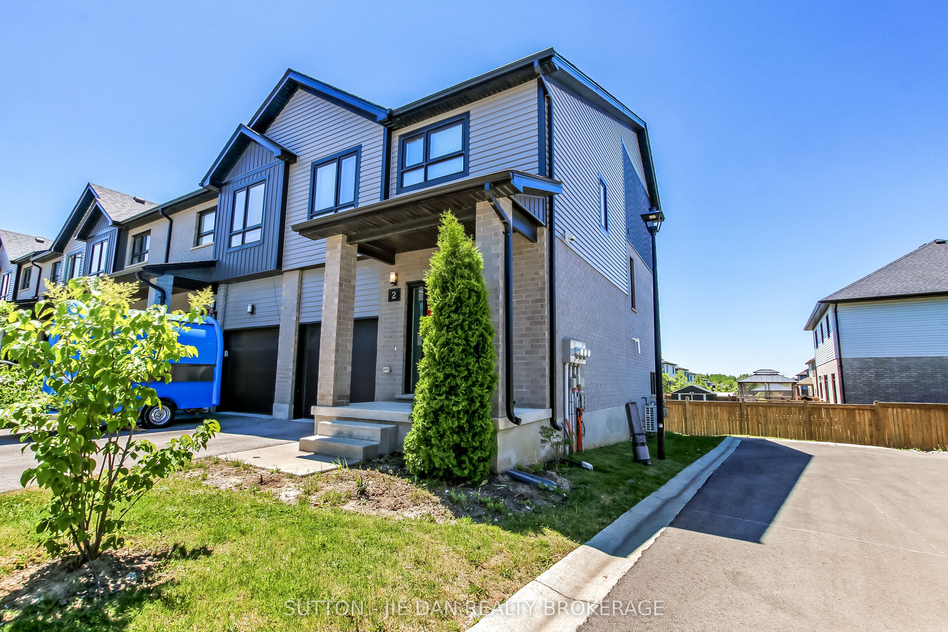 819 KLEINBURG Drive 2, London North, ON N5X 0N6