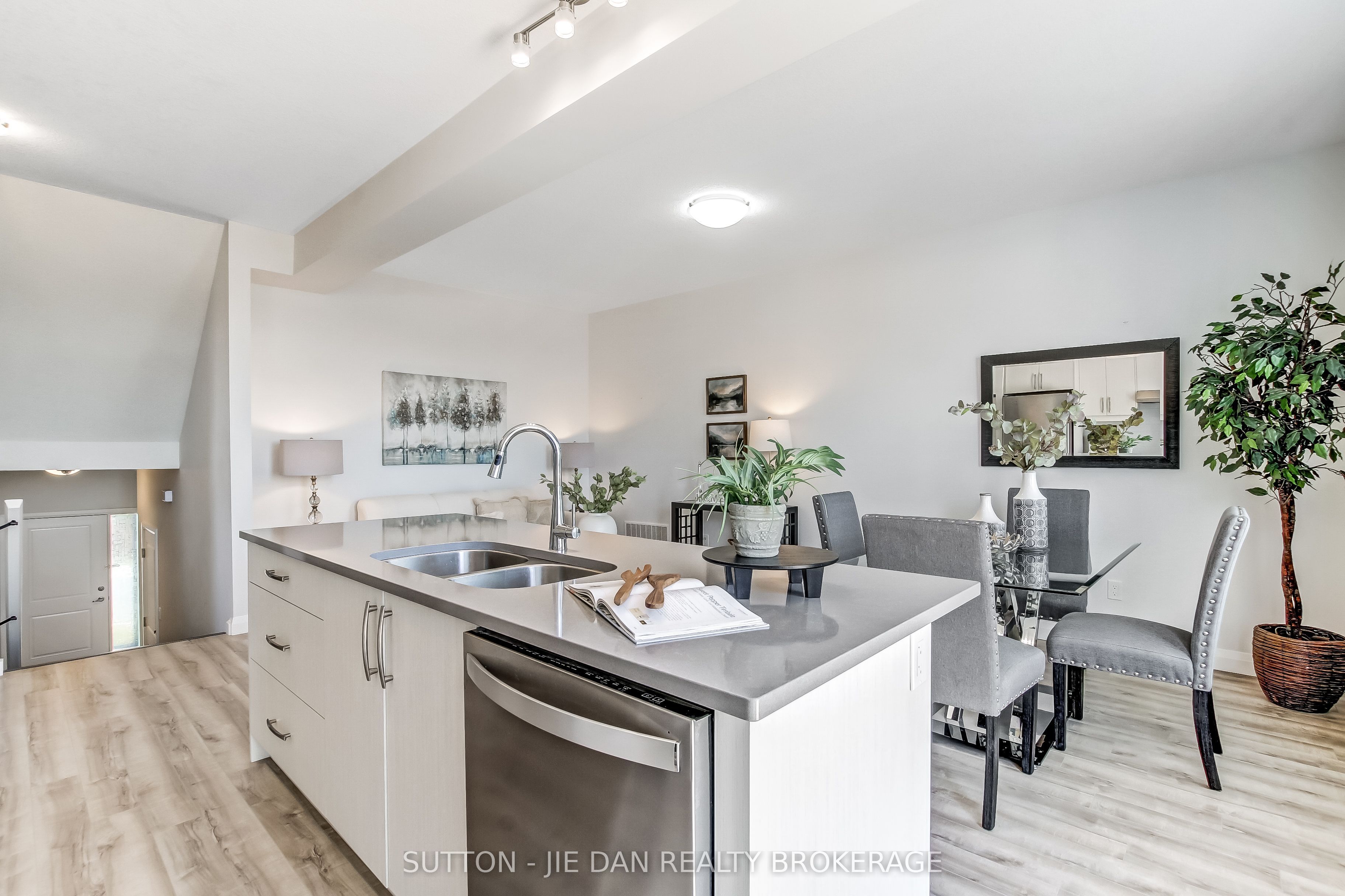 819 KLEINBURG Drive 2, London North, ON N5X 0N6 photo 4