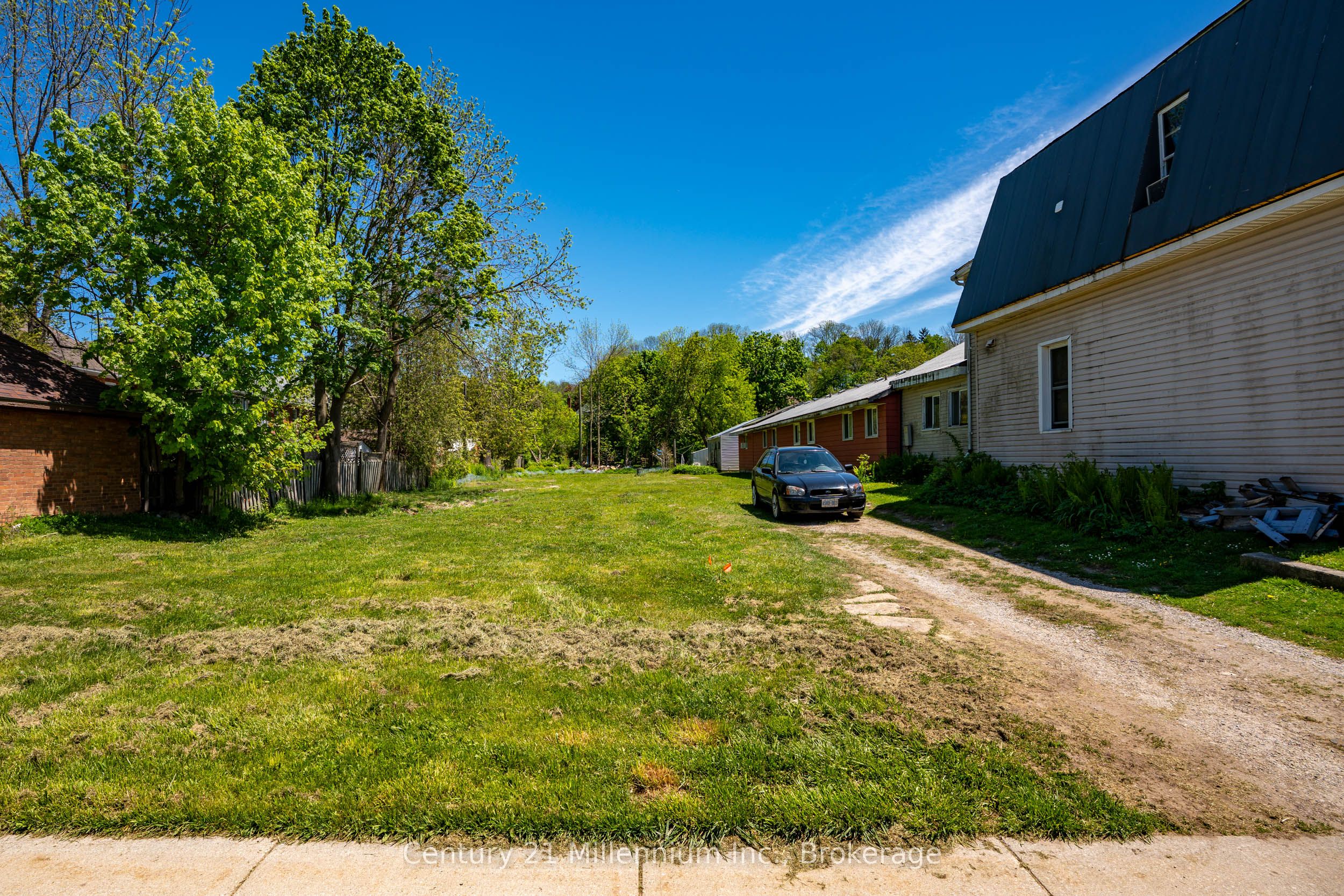 679 3RD Avenue E, Owen Sound, ON N4K 2K2 photo 3