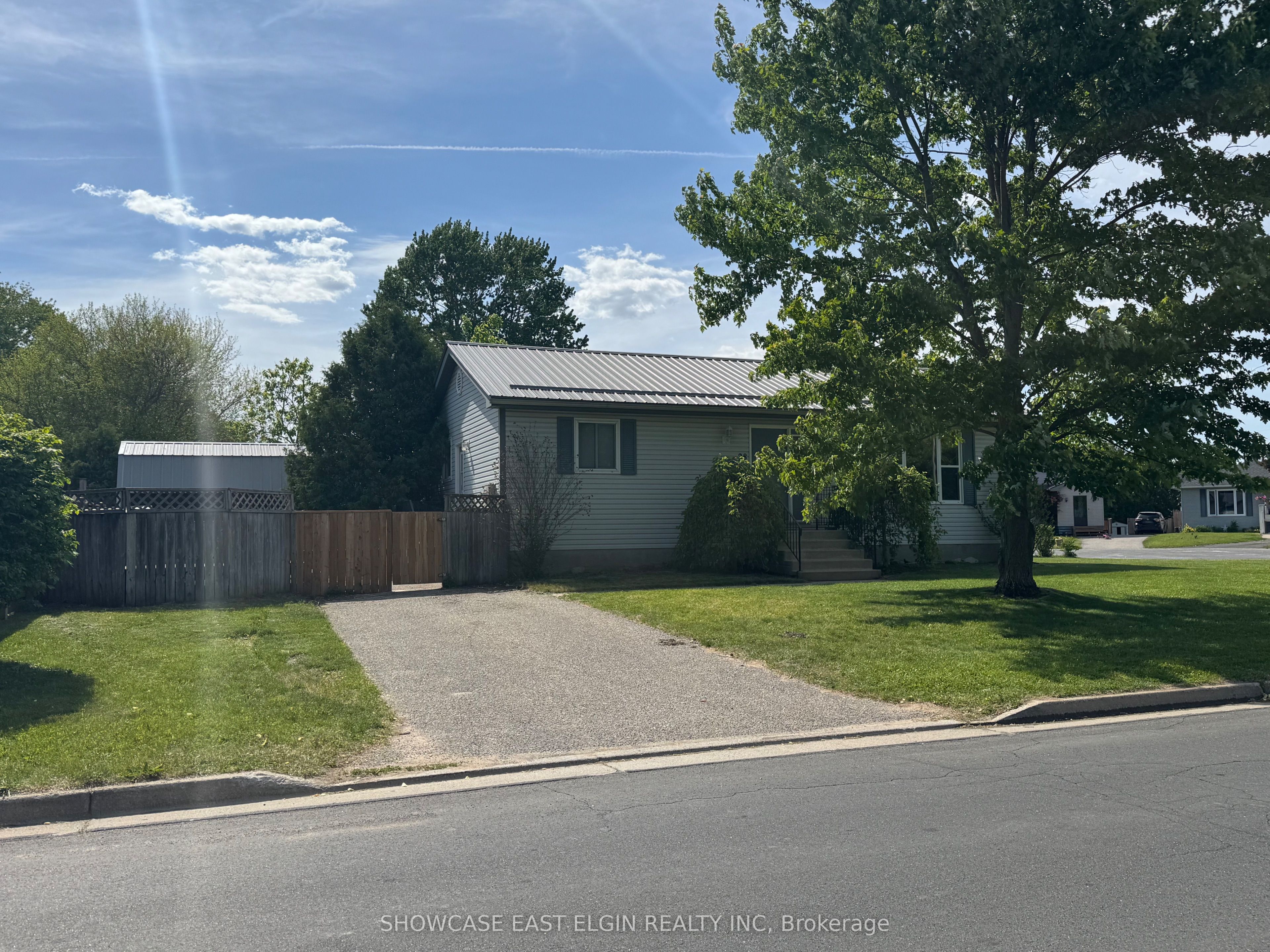 28 Melanie Drive, Aylmer, ON N5H 3G6 photo 2