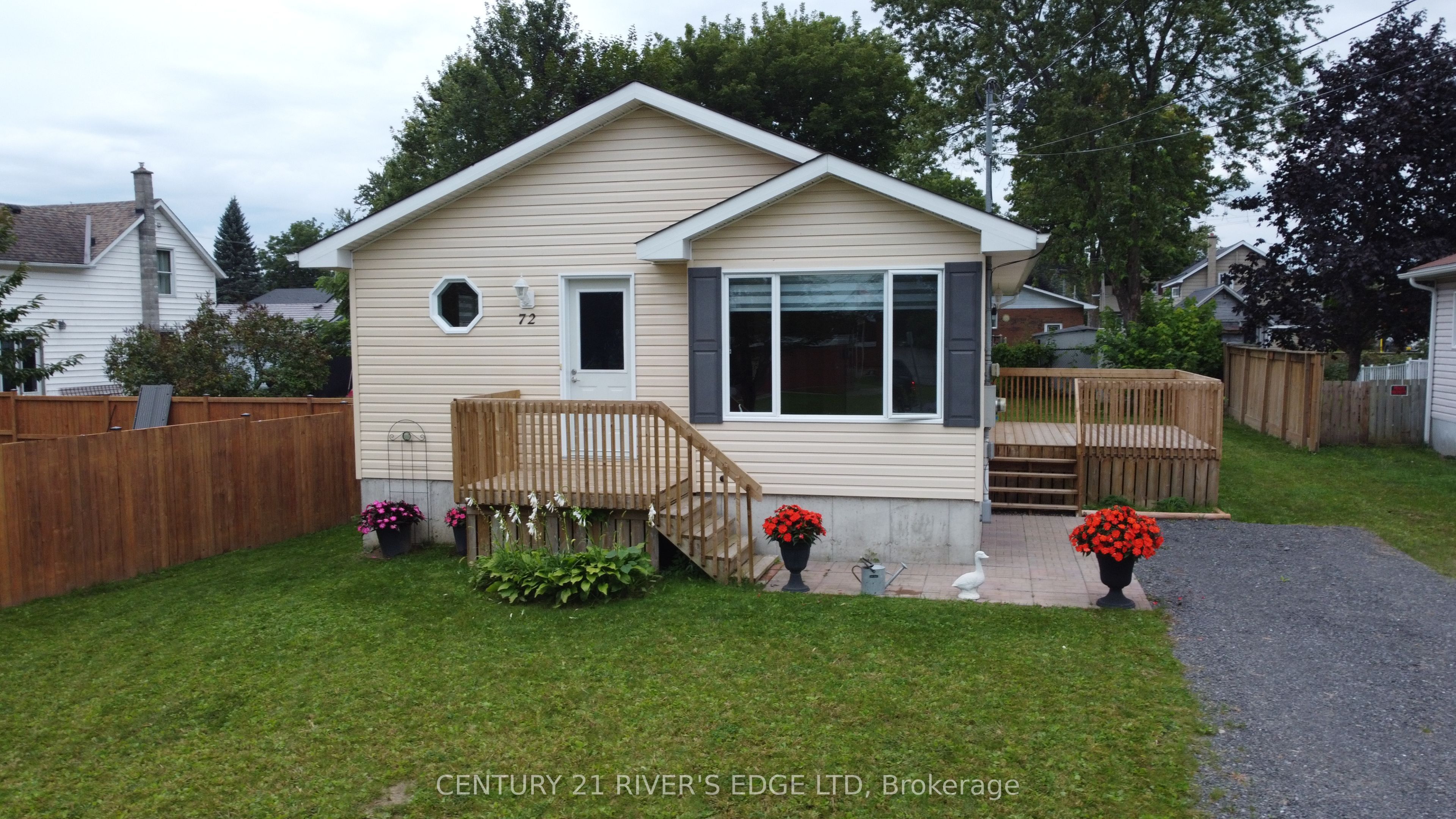 72 St Lawrence Street, South Dundas, ON K0C 1X0