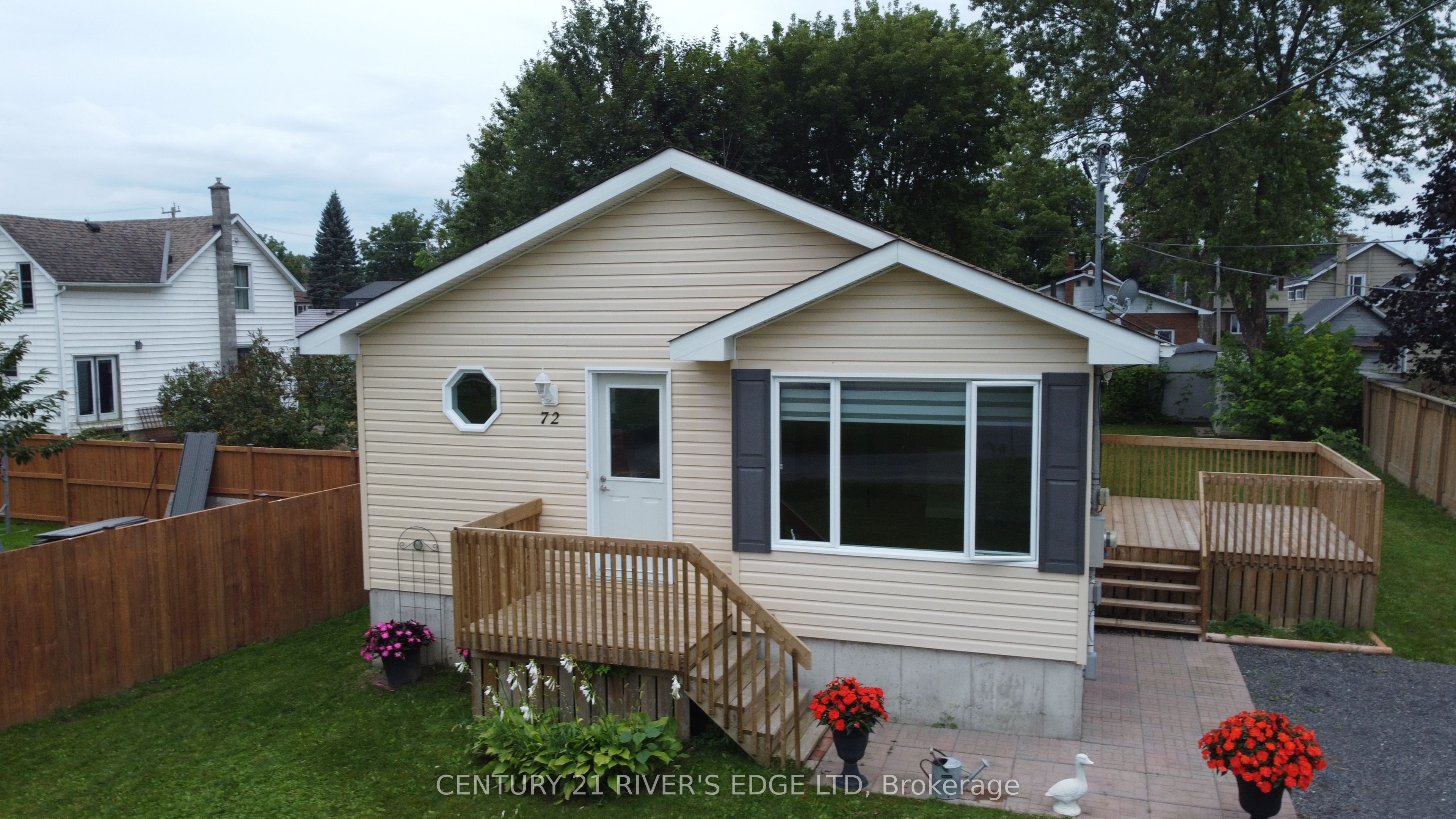 72 St Lawrence Street, South Dundas, ON K0C 1X0 photo 3