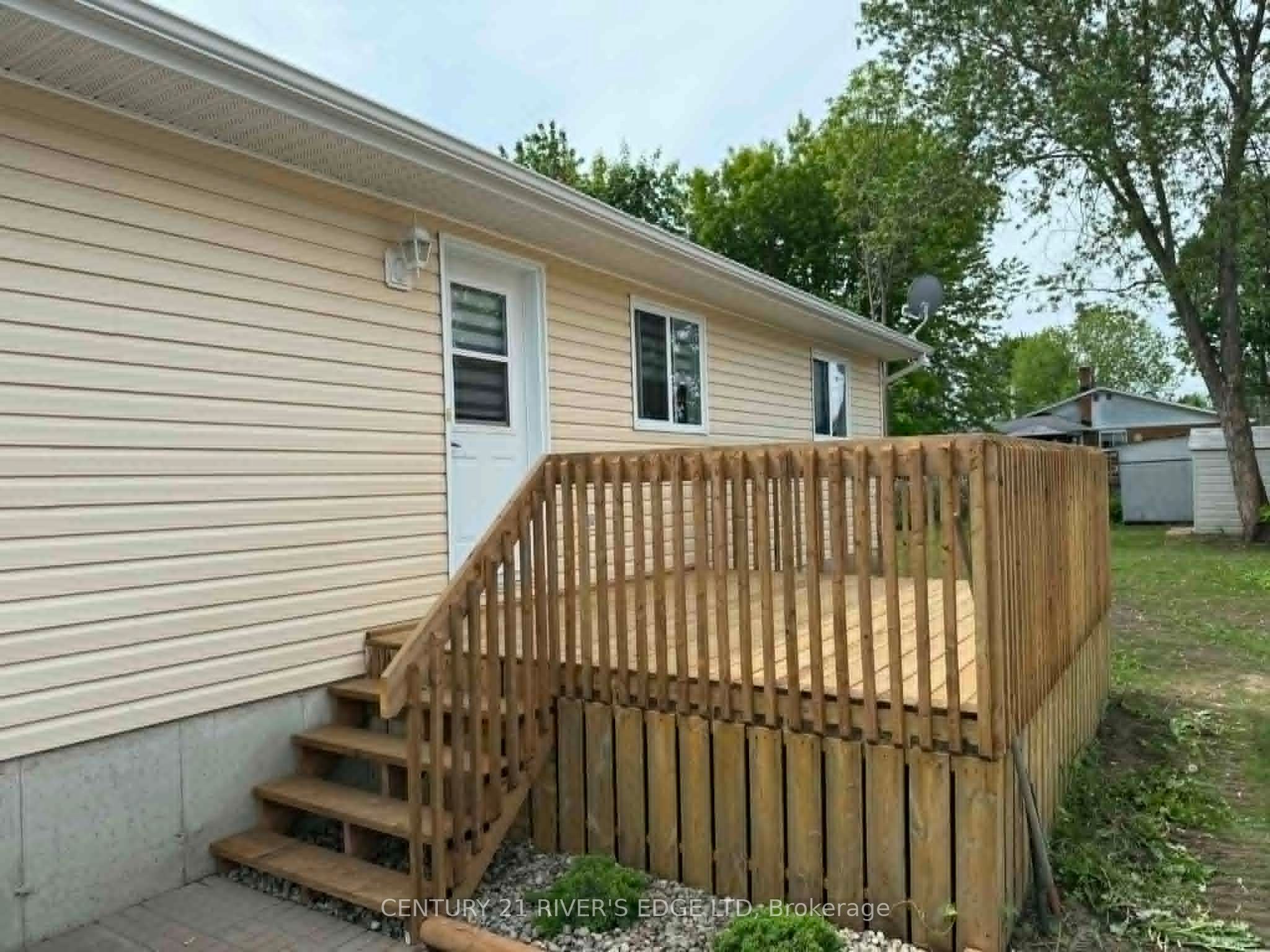 72 St Lawrence Street, South Dundas, ON K0C 1X0 photo 4