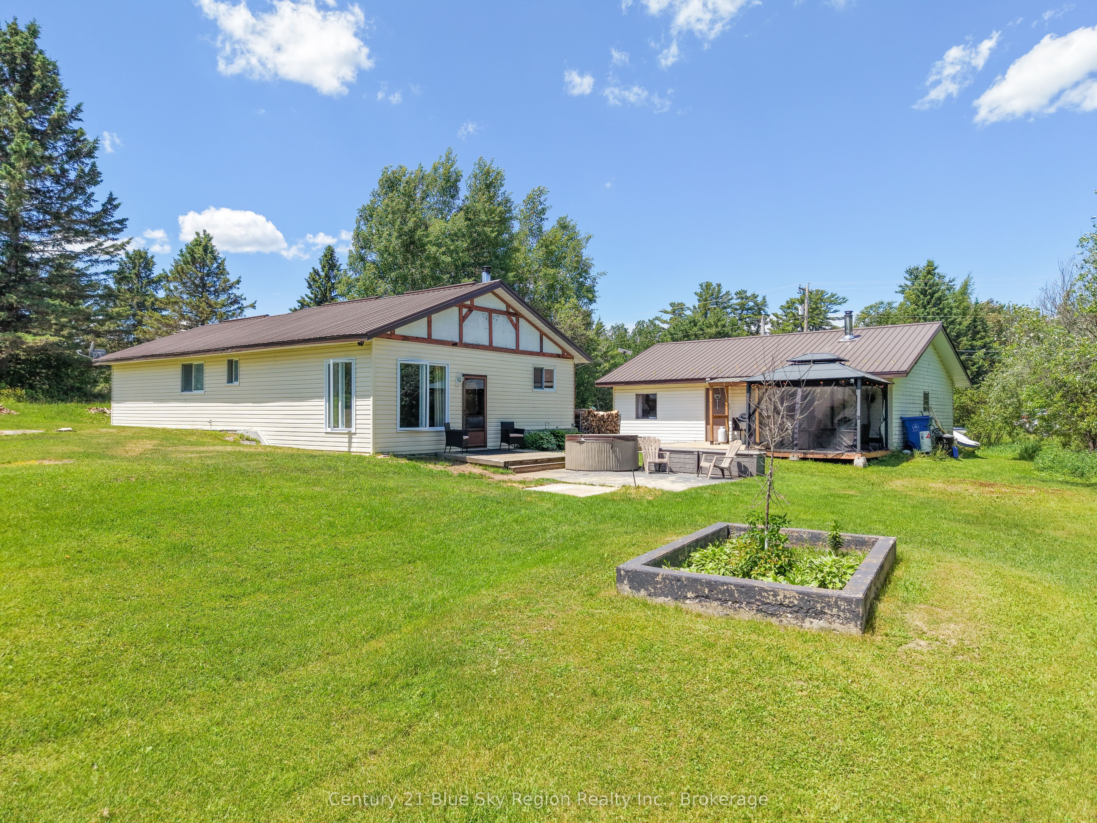 747 Derland Road, East Ferris, ON P0H 1K0 photo 2