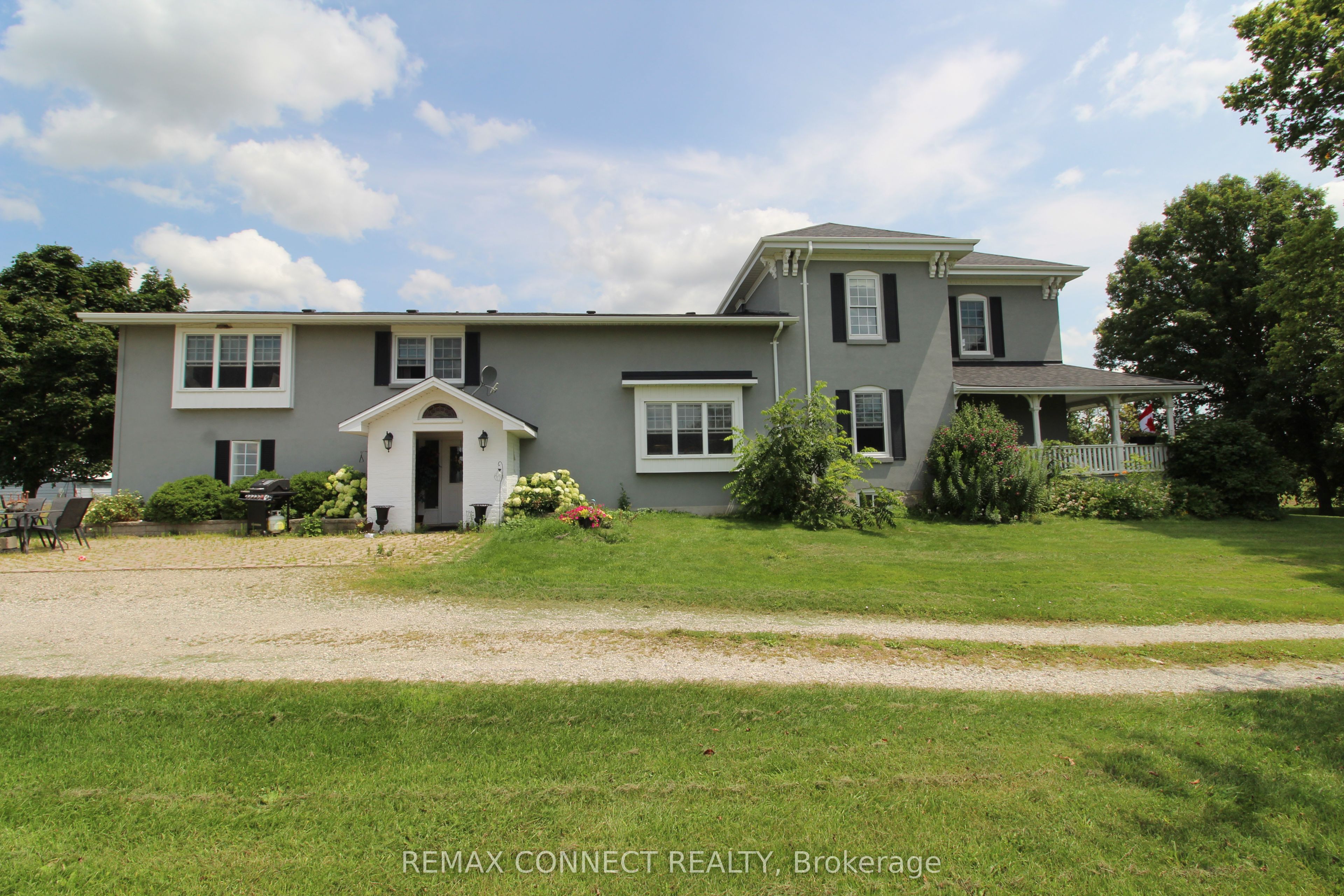 10748 McEwen Drive ..House, Middlesex Centre, ON N0M 1P0 photo 3