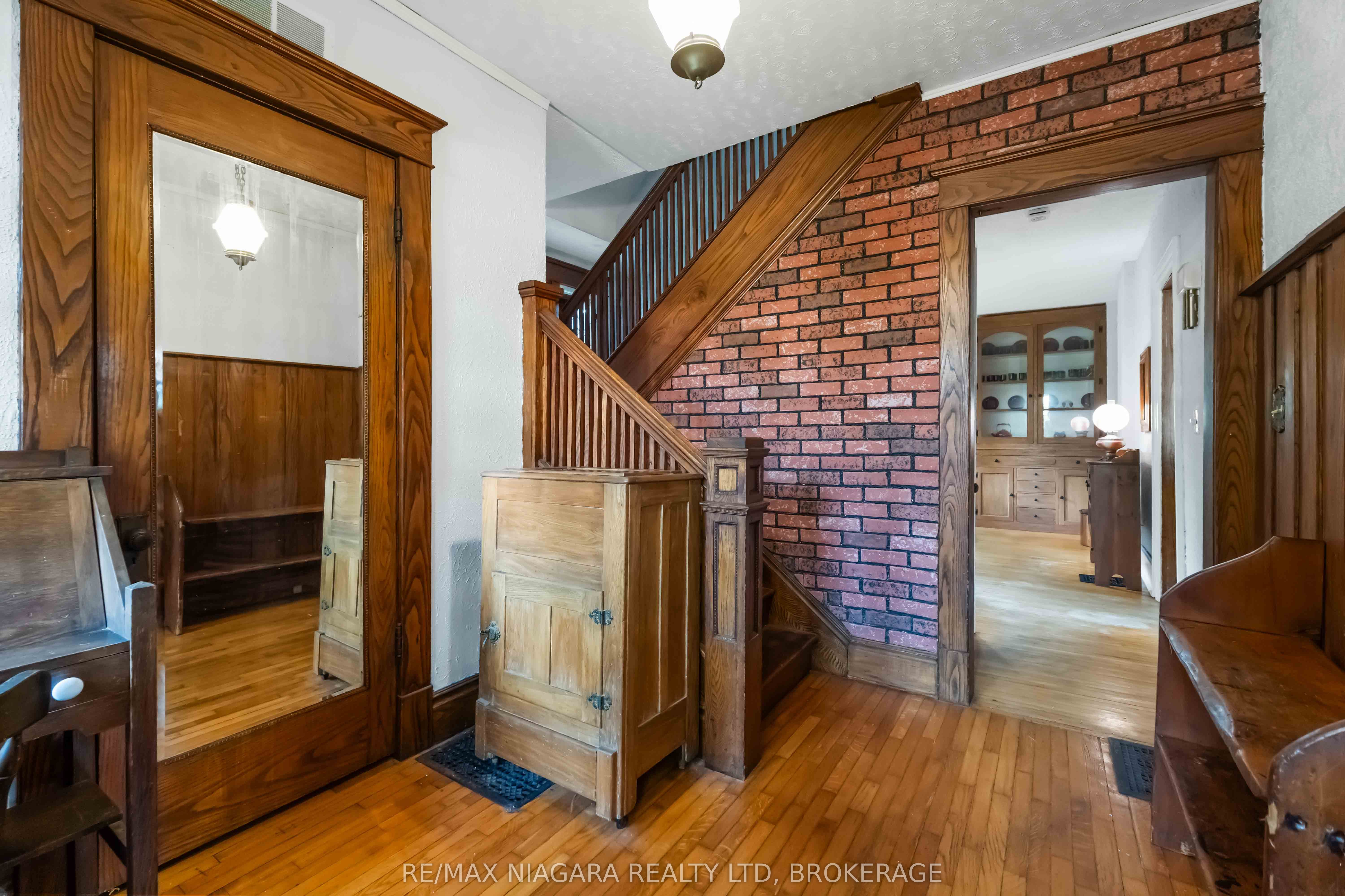 6275 Pine Grove Avenue, Niagara Falls, ON L2G 4J4 photo 5